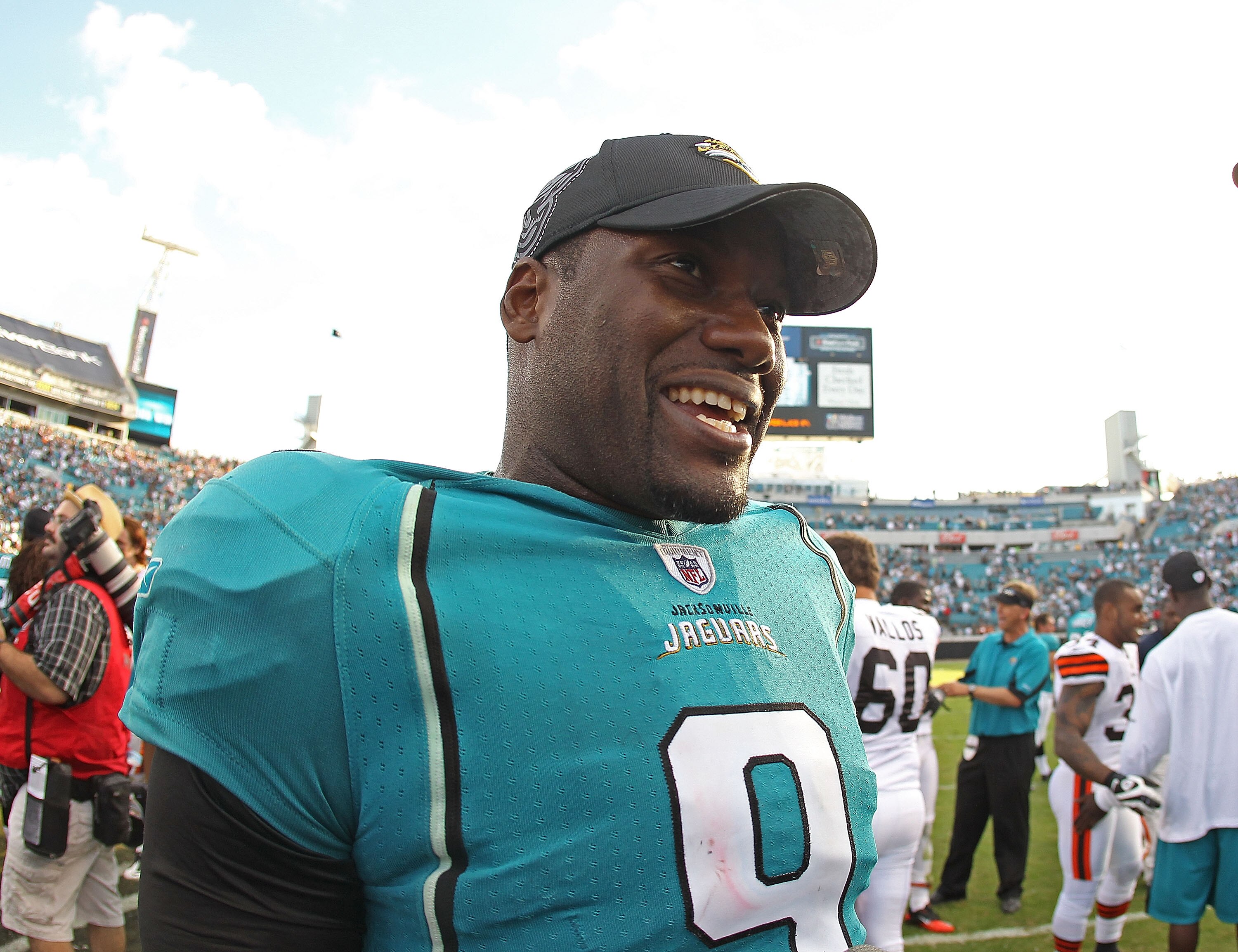 JACKSONVILLE, FL - NOVEMBER 21:  David Garrard #9  of the Jacksonville Jaguars is all smiles after winning a game agaisnt the Cleveland Browns at EverBank Field on November 21, 2010 in Jacksonville, Florida.  (Photo by Mike Ehrmann/Getty Images)