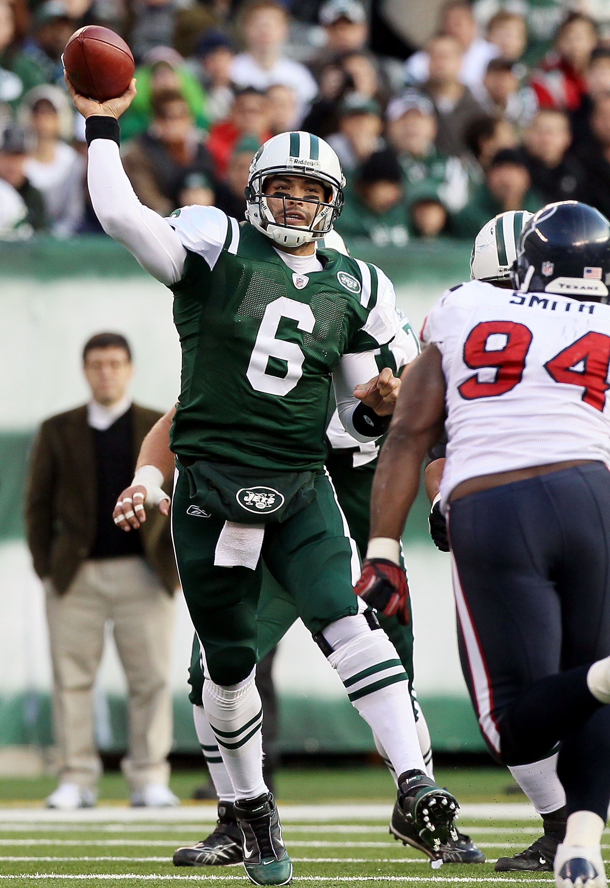 EAST RUTHERFORD, NJ - NOVEMBER 21:  Mark Sanchez #6 of the New York Jets throws a pass against the Houston Texans on November 21, 2010 at the New Meadowlands Stadium in East Rutherford, New Jersey.  (Photo by Jim McIsaac/Getty Images)