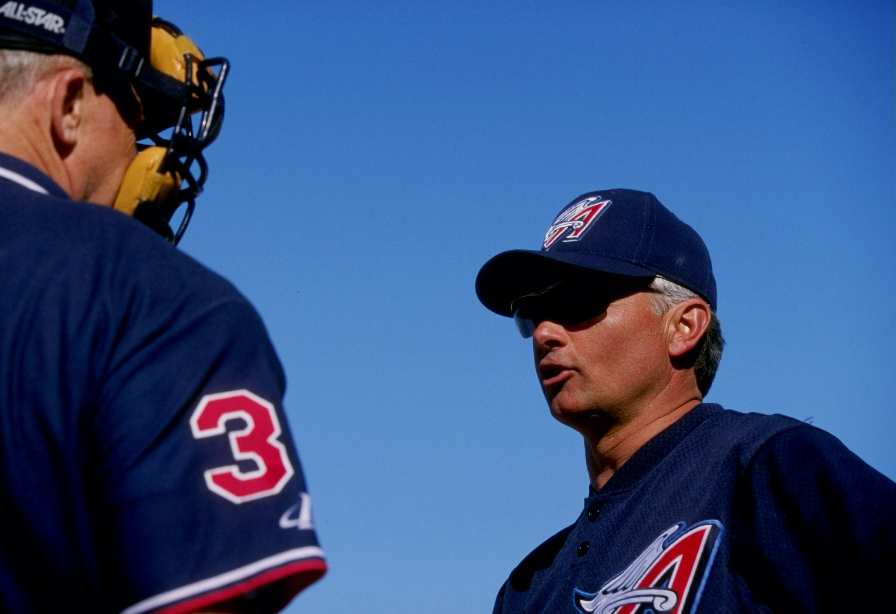 8 Mar 1998:  Manager Terry Collins of the Anaheim Angels looks on during a spring training game against the Arizona Diamondbacks at theTempe Diablo Stadium in Tempe, Arizona.  The Angels won the game, 9-4. Mandatory Credit: Brian Bahr  /Allsport
