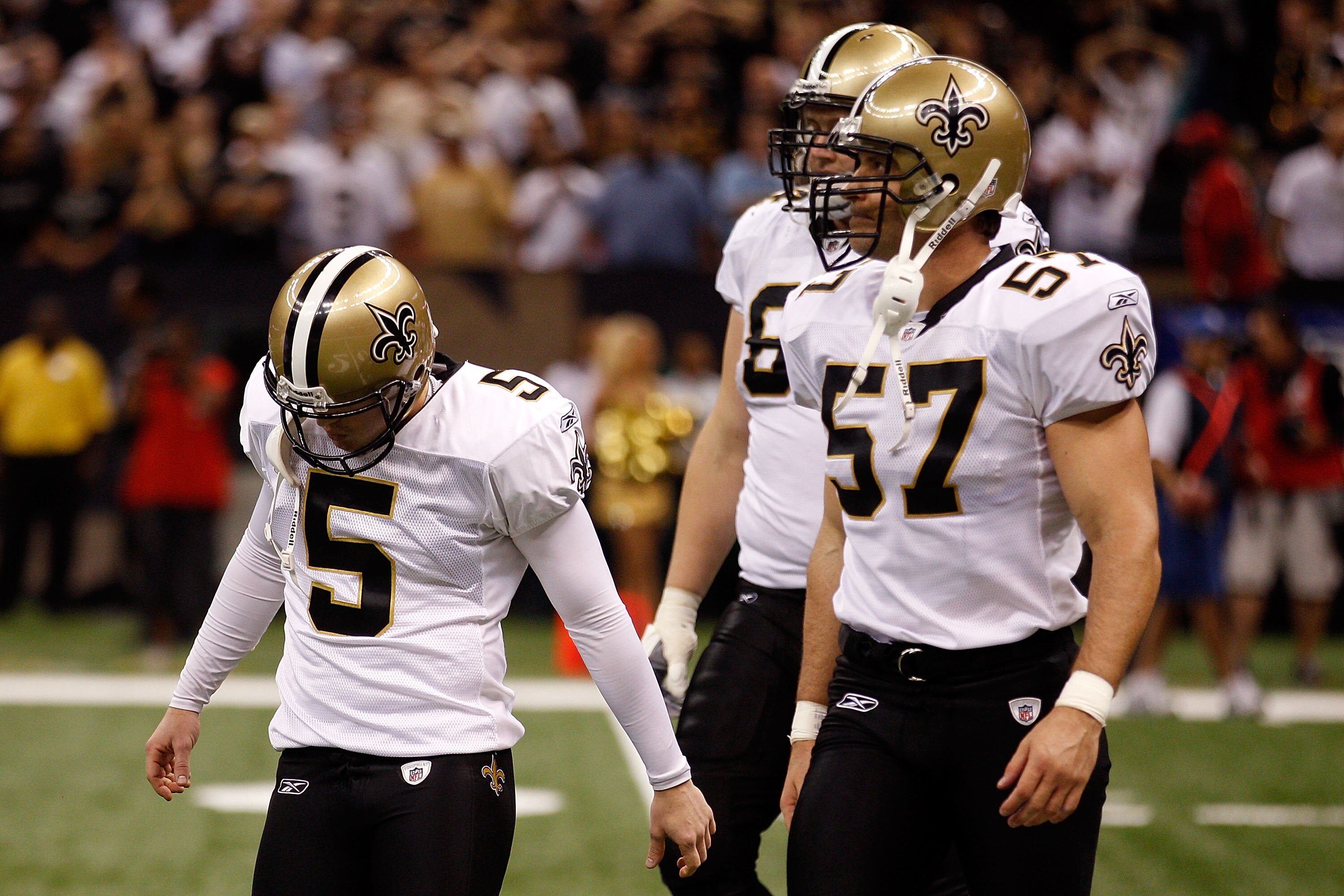 NEW ORLEANS - SEPTEMBER 26:  Garrett Hartley #5 of the New Orleans Saints reacts to missing a field goal in overtime against the Atlanta Falcons at the Louisiana Superdome on September 26, 2010 in New Orleans, Louisiana. The Falcons defeated the Saints 27