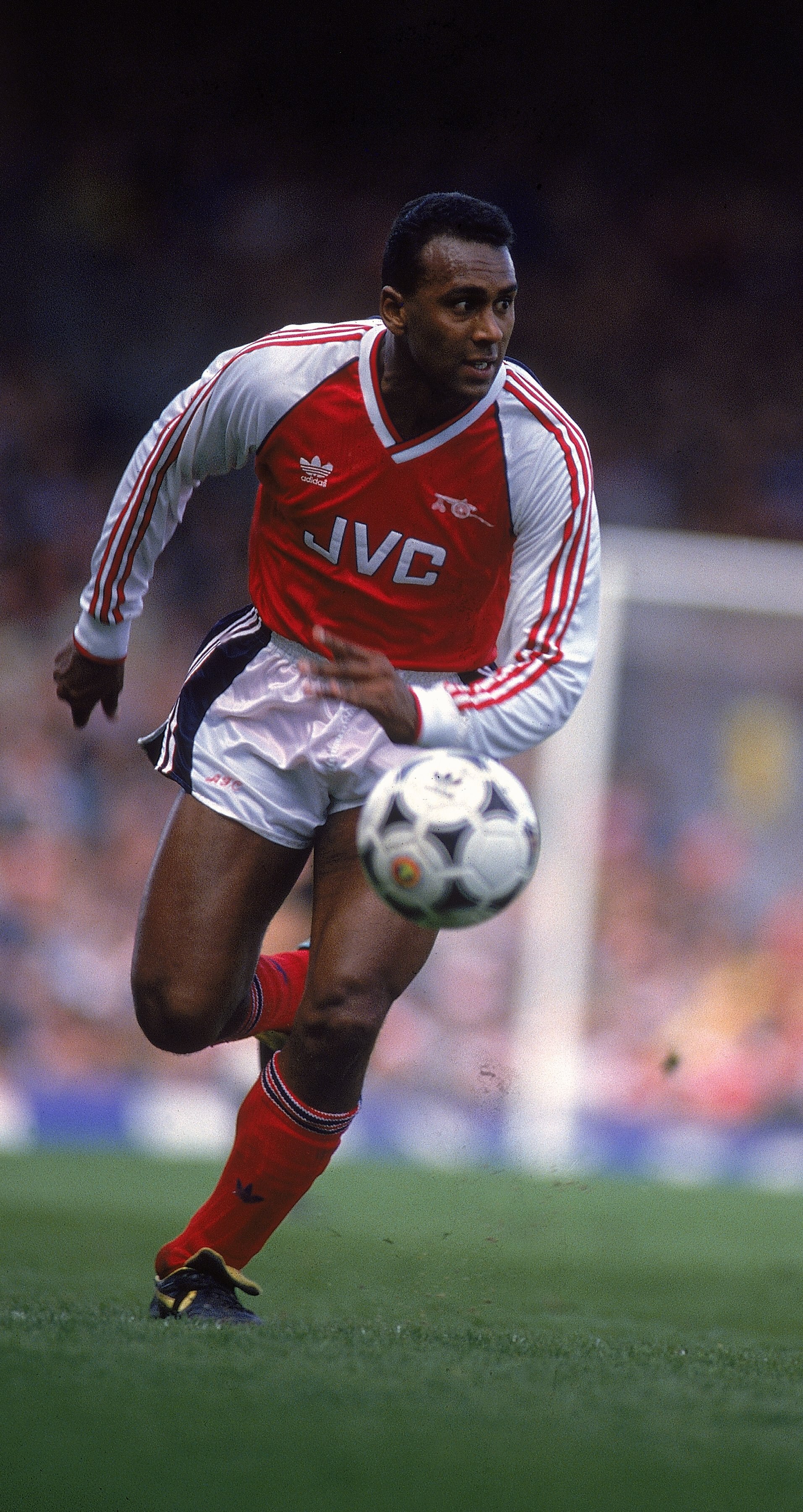 15 Apr 1989:  David Rocastle of Arsenal runs with the ball during the Barclays League Division One match against Newcastle United played at Highbury, in London. Arsenal won the match 1-0. \ Photo taken by Roger Labrosse \ Mandatory Credit: Allsport UK /Al