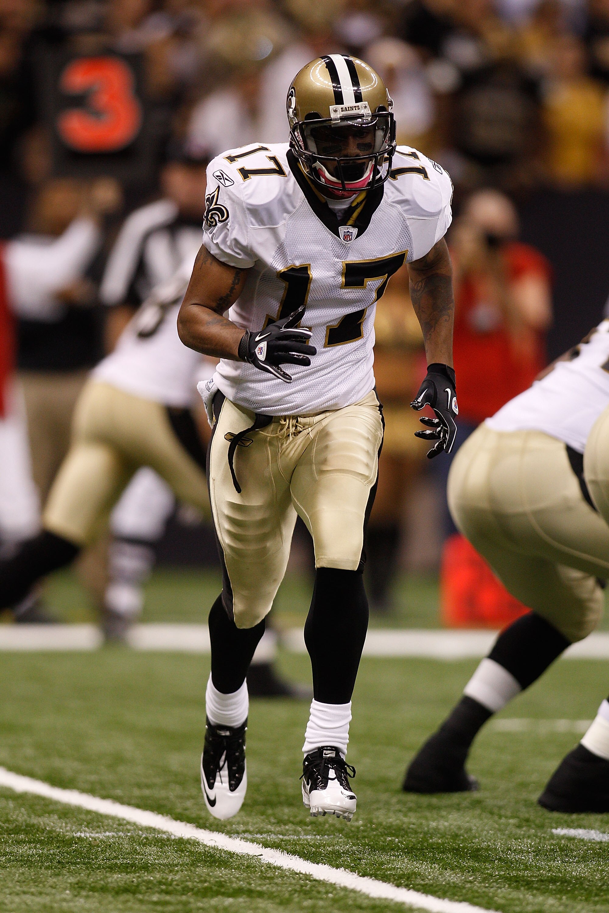 NEW ORLEANS - OCTOBER 24:  Robert Meachem #17 of the New Orleans Saints in action during the game against the Cleveland Browns at the Louisiana Superdome on October 24, 2010 in New Orleans, Louisiana.  (Photo by Chris Graythen/Getty Images)