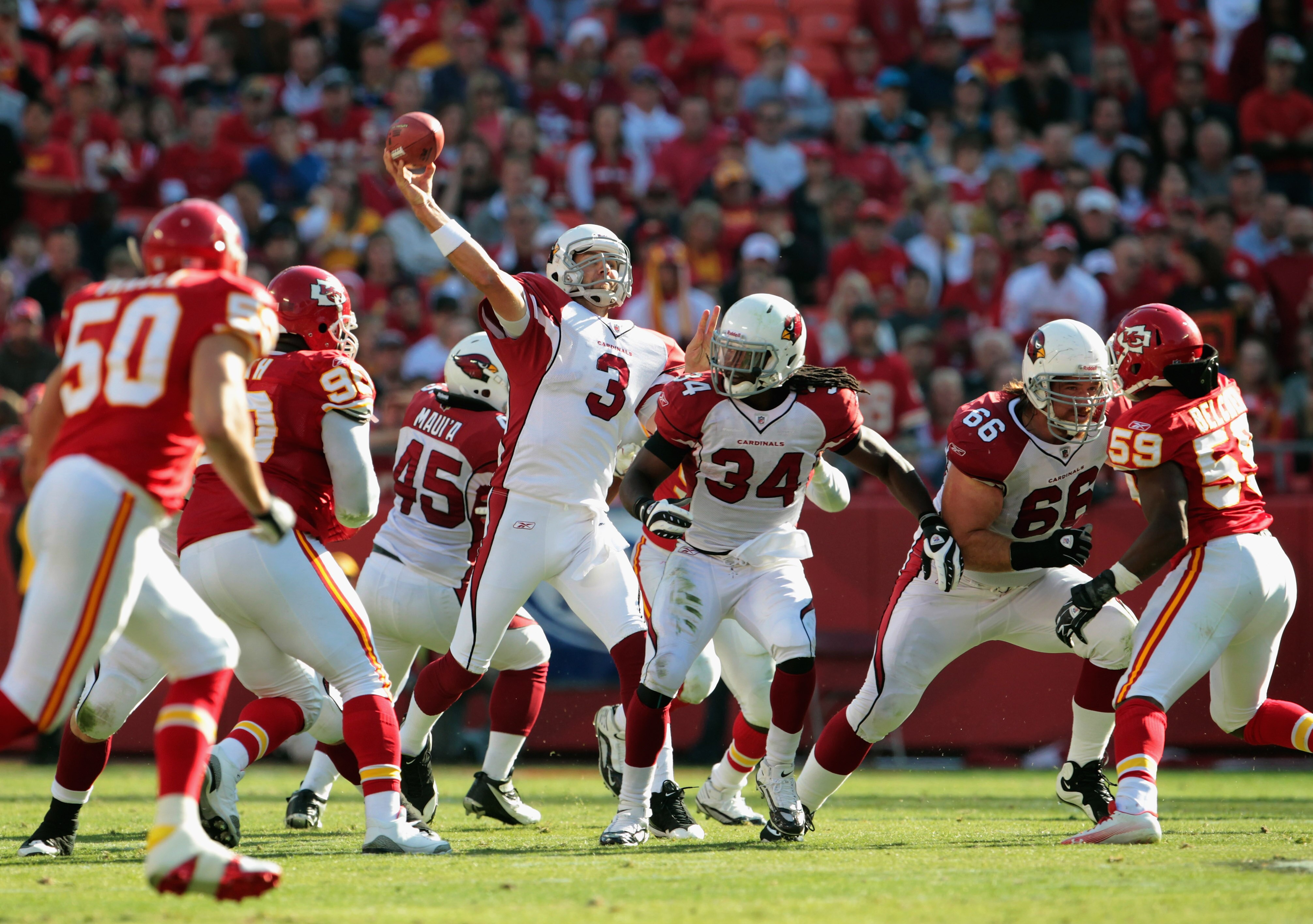 KANSAS CITY, MO - NOVEMBER 21:  Quarterback Derek Anderson #3 of the Arizona Cardinals passes during the game against the Kansas City Chiefs on November 21, 2010  at Arrowhead Stadium in Kansas City, Missouri.  (Photo by Jamie Squire/Getty Images)