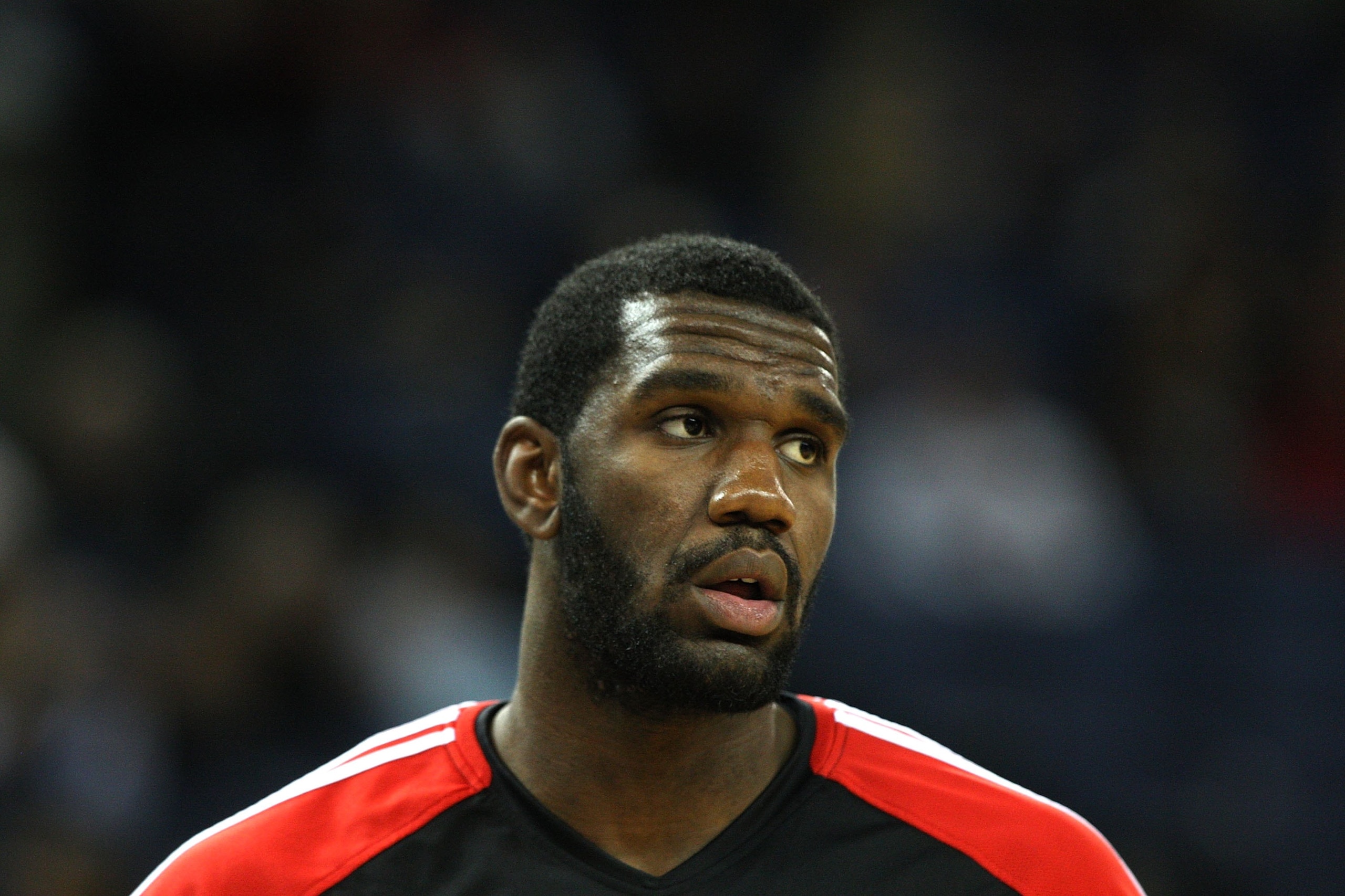 OAKLAND, CA - NOVEMBER 20:  Greg Oden #52 of the Portland Trail Blazers looks on against the Golden State Warriors during an NBA game at Oracle Arena on November 20, 2009 in Oakland, California.  (Photo by Jed Jacobsohn/Getty Images)