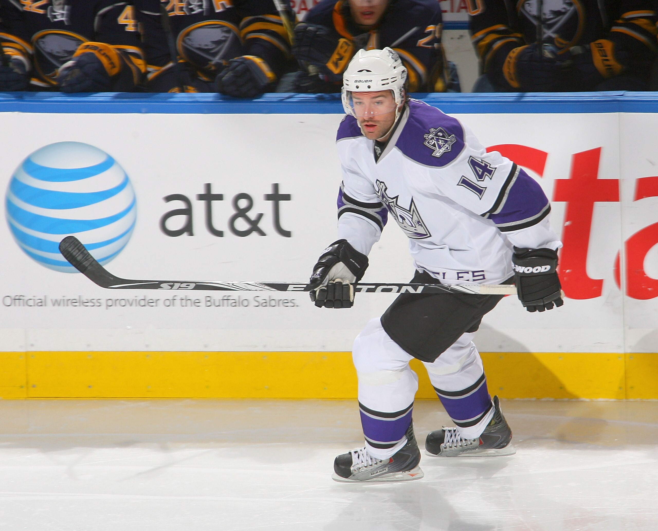 BUFFALO, NY - NOVEMBER 19: Justin Williams #14 of the Los Angeles Kings skates against the Buffalo Sabres at HSBC Arena on November 19, 2010 in Buffalo, New York.  (Photo by Rick Stewart/Getty Images)