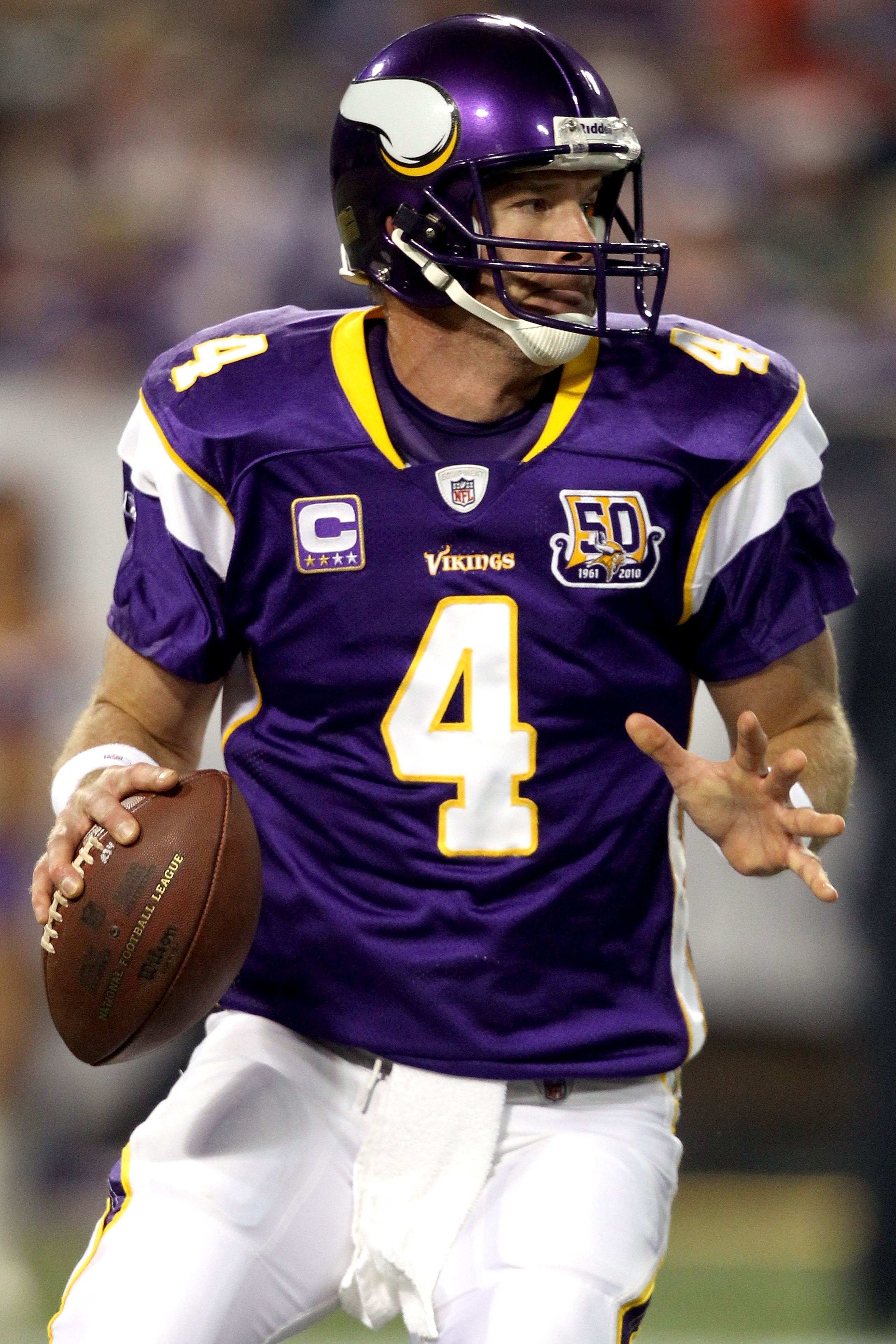 MINNEAPOLIS - NOVEMBER 21: Quarterback Brett Favre #4 of the Minnesota Vikings looks for an open receiver while playing the Green Bay Packers at the Hubert H. Humphrey Metrodome on November 21, 2010 in Minneapolis, Minnesota. (Photo by Matthew Stockman/ MINNEAPOLIS - NOVEMBER 21: Quarterback Brett Favre #4 of the Minnesota Vikings looks for an open receiver while playing the Green Bay Packers at the Hubert H. Humphrey Metrodome on November 21, 2010 in Minneapolis, Minnesota. (Photo by Matthew Stockman/