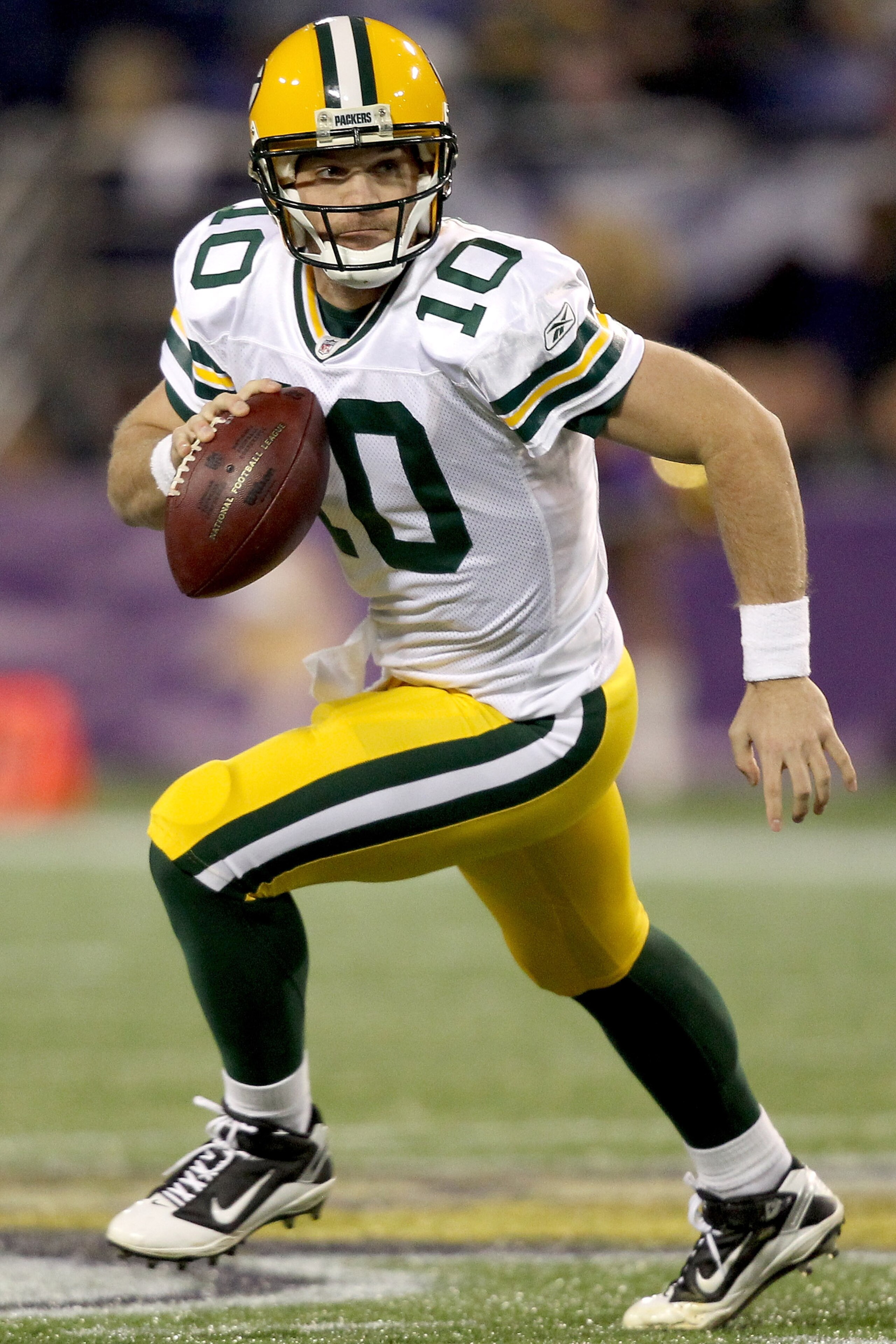 MINNEAPOLIS - NOVEMBER 21:  Quarterback Matt Flynn #10 of the Green Bay Packers subsitutes for Aaron Rogers against the Minnesota Vikings at the Hubert H. Humphrey Metrodome on November 21, 2010 in Minneapolis, Minnesota.  (Photo by Matthew Stockman/Getty