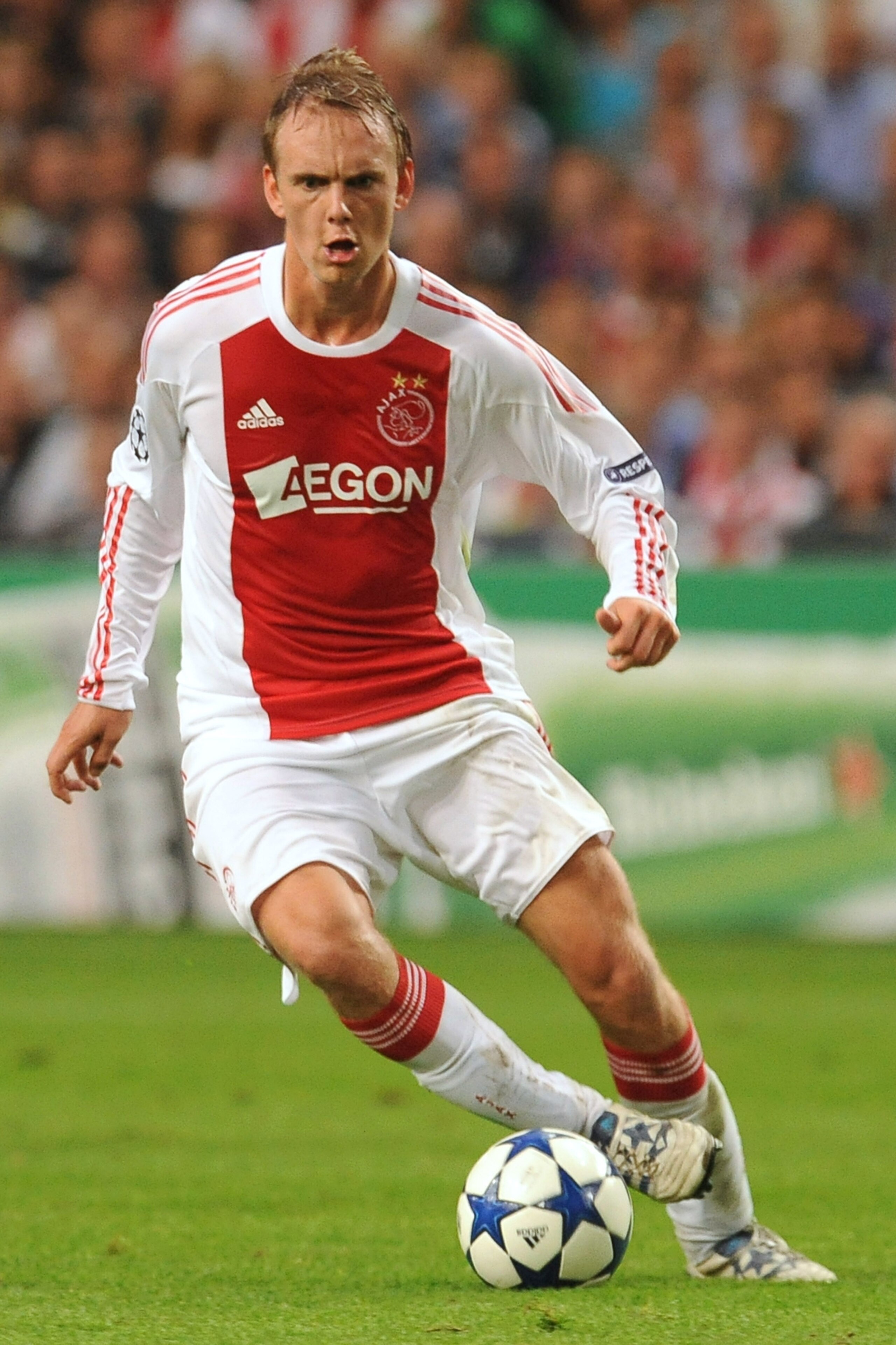 AMSTERDAM, NETHERLANDS - AUGUST 25:  Siem De Jong of AFC Ajax in action during the Champions League Play-off match between AFC Ajax and FC Dynamo Kiev at Amsterdam Arena on August 25, 2010 in Amsterdam, Netherlands.  (Photo by Valerio Pennicino/Getty Imag