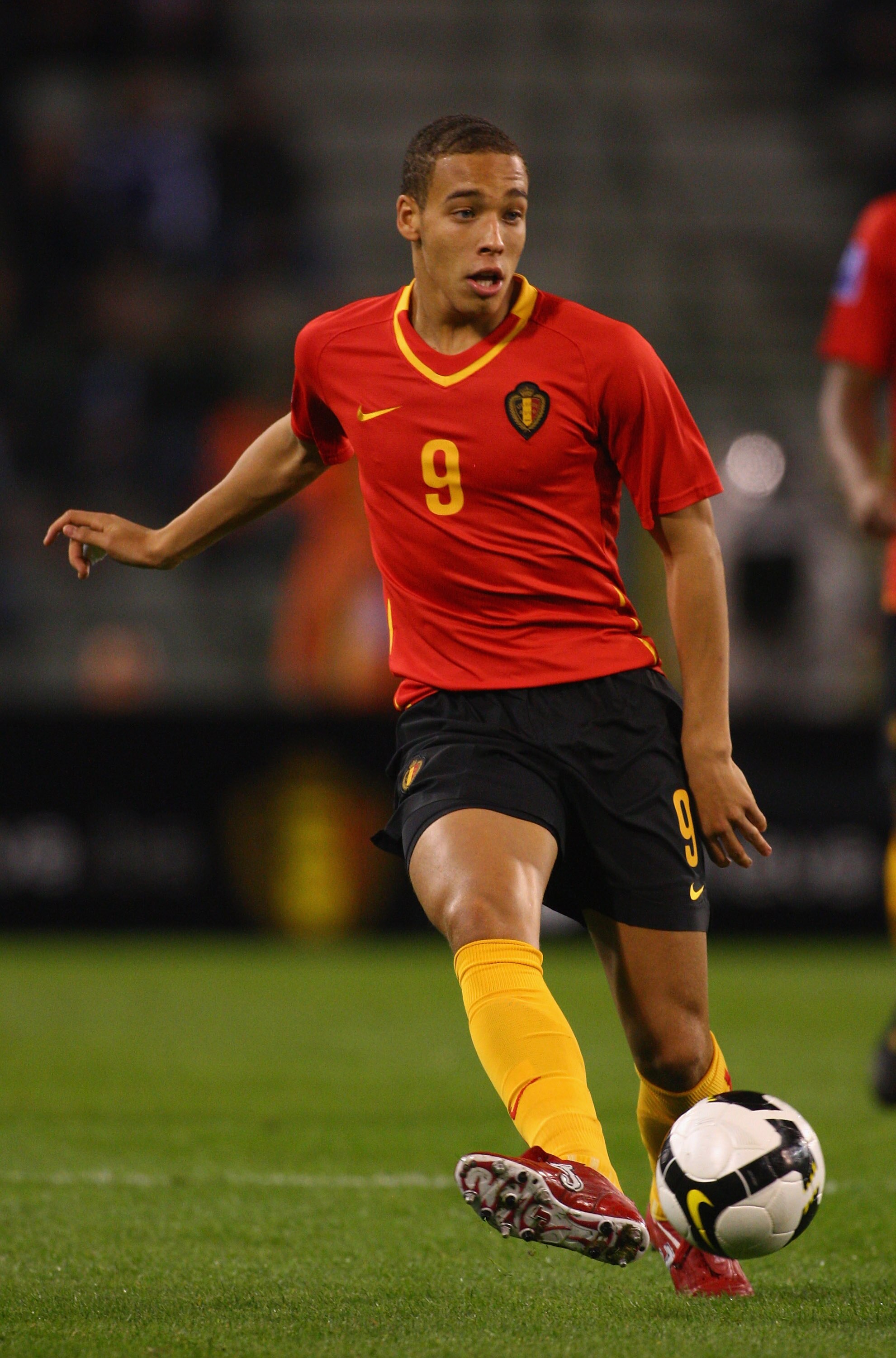 BRUSSELS, BELGIUM - OCTOBER 15:  Axel Witsel of Belgium passes the ball during the FIFA 2010 World Cup Group 5 Qualifier between Belgium and Spain at the King Baudouin Stadium on October 15, 2008 in Brussels, Belgium.  (Photo by Mike Hewitt/Getty Images)