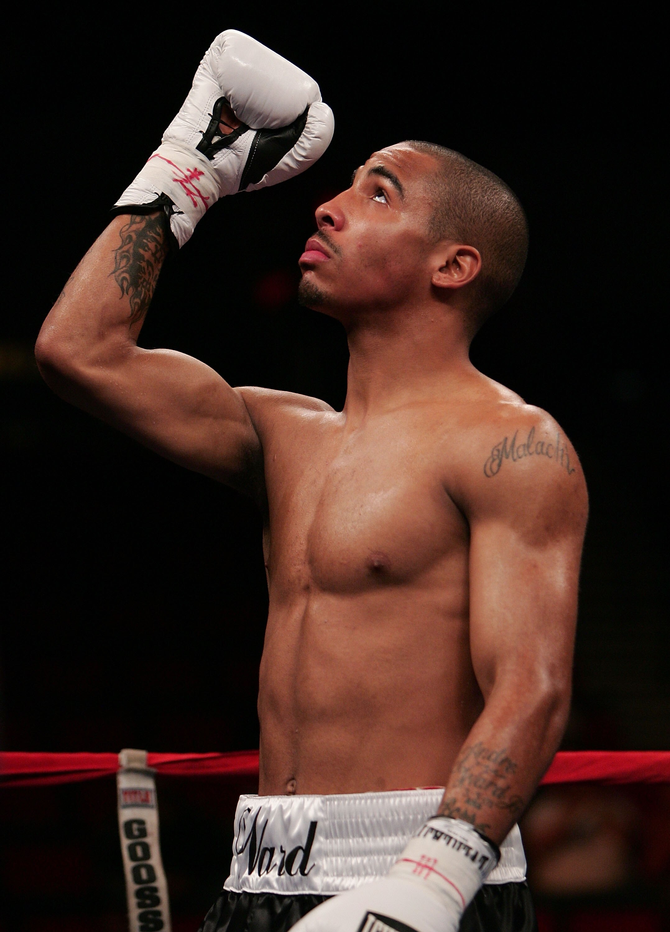 PORTLAND, OR - NOVEMBER 19:  Andre Ward is introduced against Darnell Boone before their middleweight fight on November 19, 2005 at the Rose Garden in Portland, Oregon. Ward defeated Boone in a six round decision.  (Photo by Jed Jacobsohn/Getty Images)