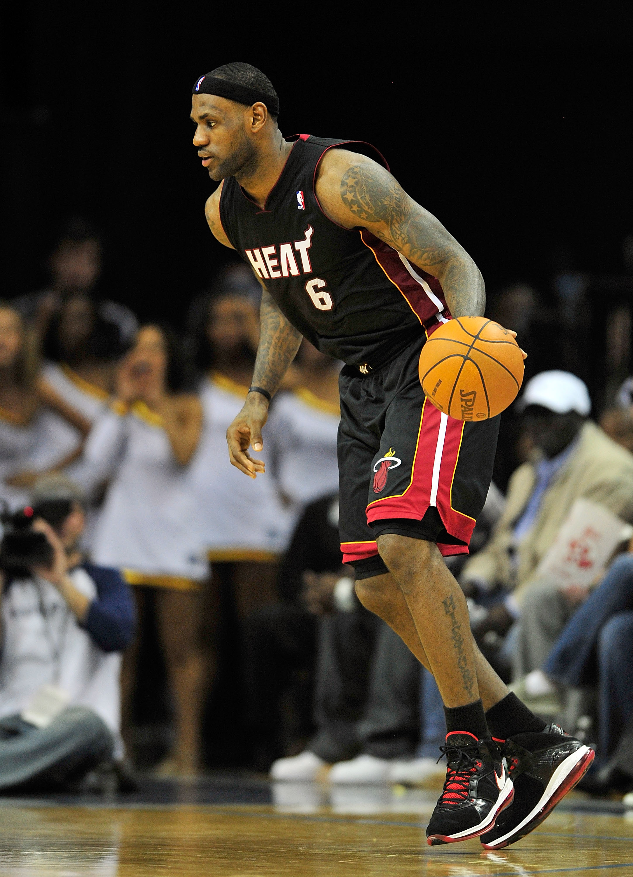 MEMPHIS, TN - NOVEMBER 20:  LeBron James #6 of the Miami Heat prepares to drive to the basket against the Memphis Grizzlies at FedExForum on November 20, 2010 in Memphis, Tennessee. The Grizzlies won 97-95.  NOTE TO USER: User expressly acknowledges and a