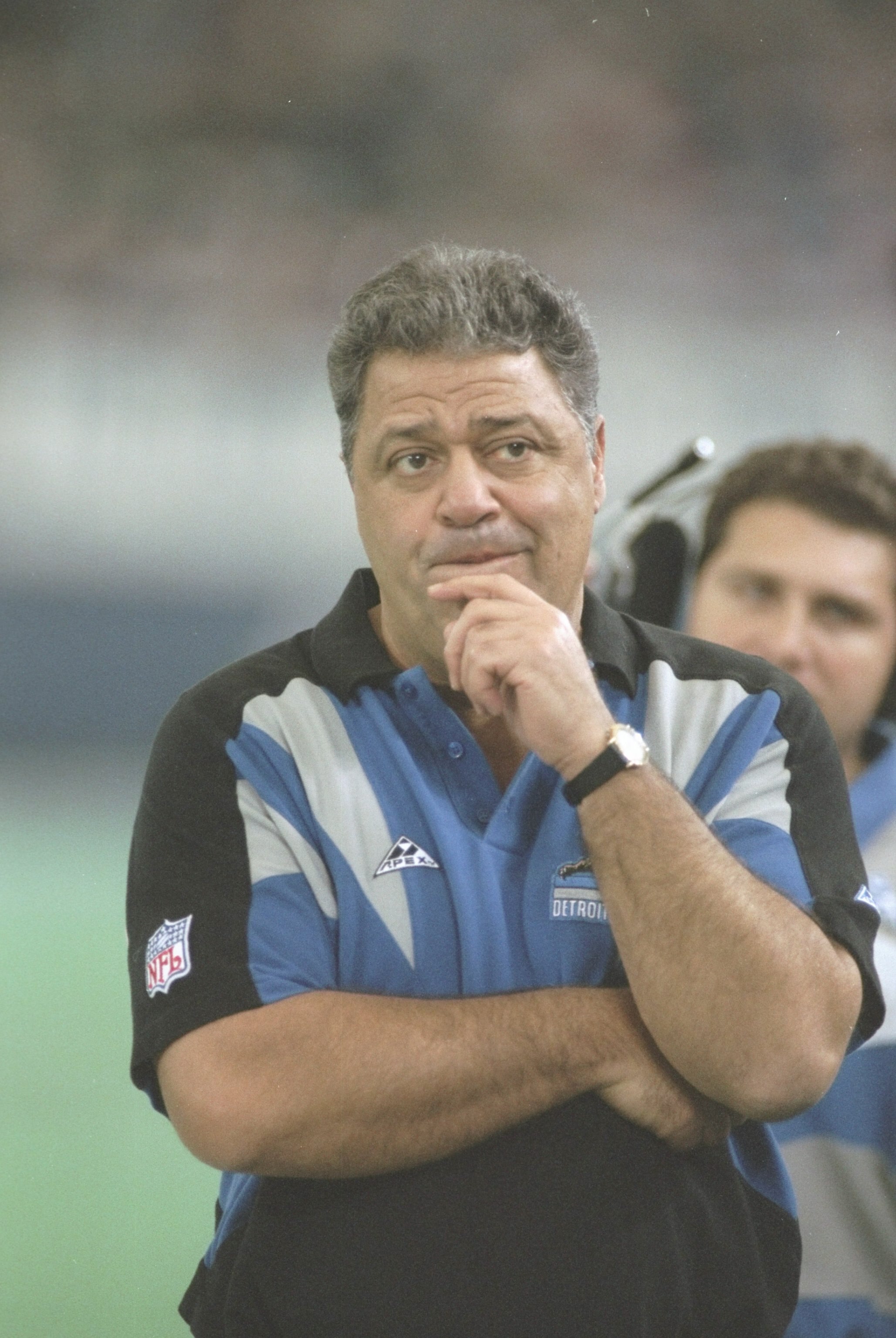17 Dec 1994: Coach Wayne Fontes of the Detroit Lions watches his players during a game against the Minnesota Vikings at the Pontiac Silverdome in Pontiac, Michigan. The Lions won the game 41-19.