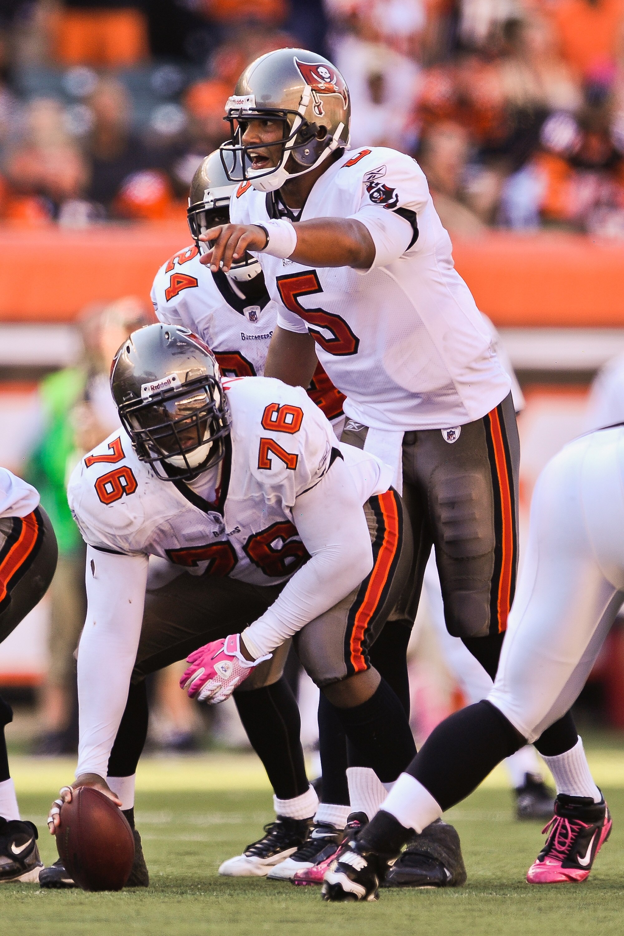 CINCINNATI, OH - OCTOBER 10: Quarterback Josh Freeman #5 of the Tampa Bay Buccaneers calls out signals against the Cincinnati Bengals at Paul Brown Stadium on October 10, 2010 in Cincinnati, Ohio. (Photo by Jamie Sabau/Getty Images)