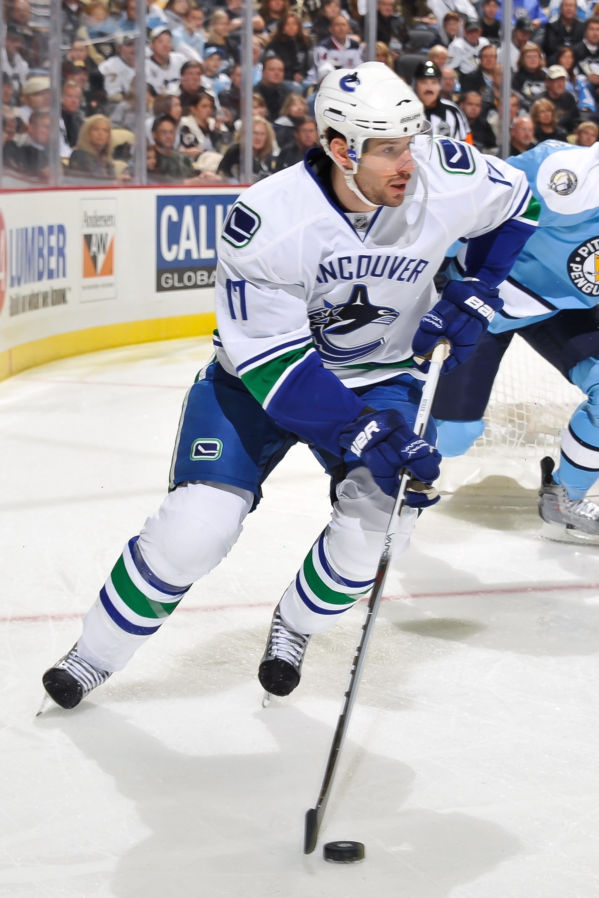 PITTSBURGH - NOVEMBER 17:  Ryan Kesler #17 of the Vancouver Canucks skates with the puck against the Pittsburgh Penguins on November 17, 2010 at Consol Energy Center in Pittsburgh, Pennsylvania.  (Photo by Jamie Sabau/Getty Images)