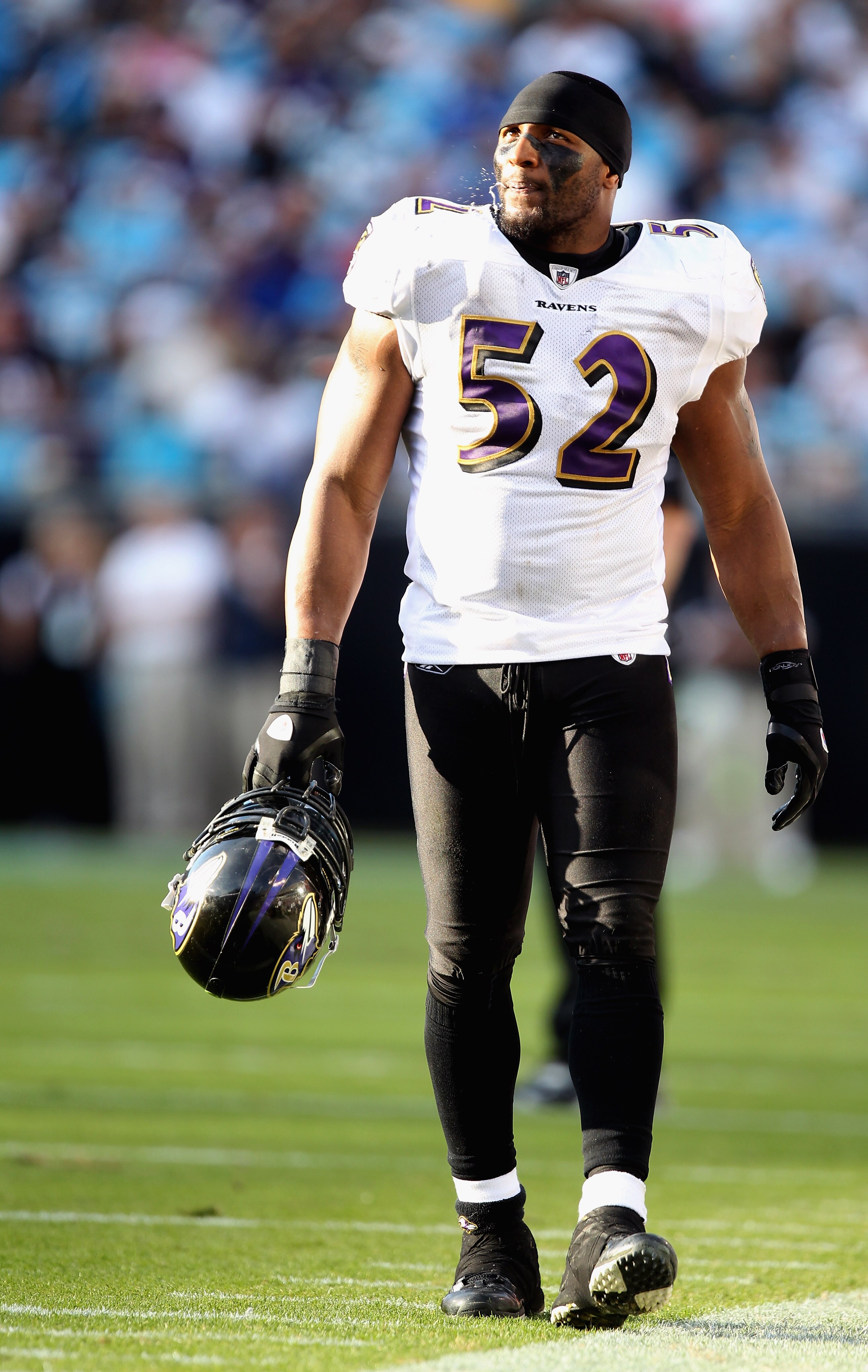 CHARLOTTE, NC - NOVEMBER 21:  Ray Lewis #52 of the Baltimore Ravens spits out water as he walks down the sidelines against the Carolina Panthers at Bank of America Stadium on November 21, 2010 in Charlotte, North Carolina.  (Photo by Streeter Lecka/Getty