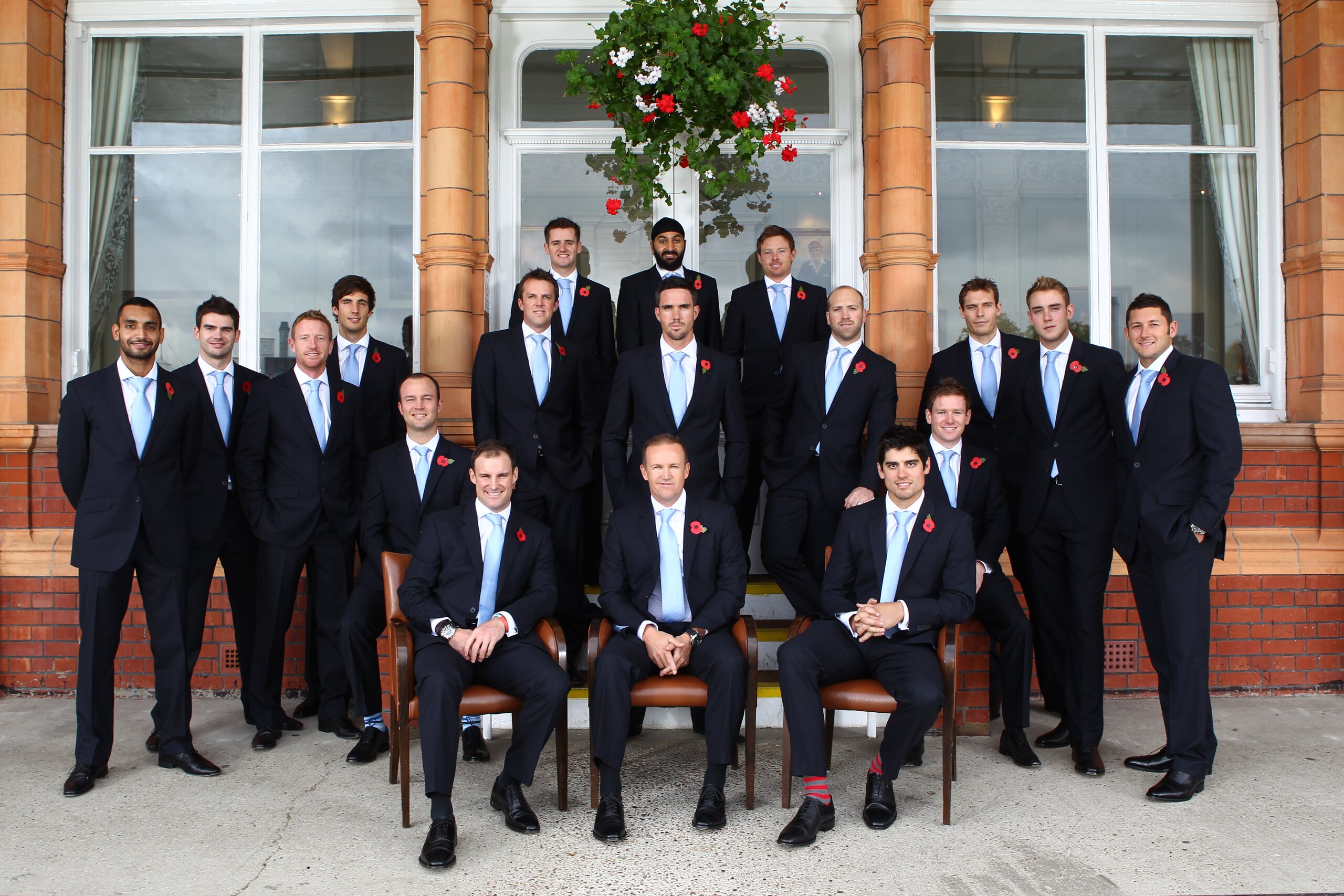 LONDON, ENGLAND - OCTOBER 28: Coach Andy Flower (C) poses with (L-R) Ajmal Shahzad, James Anderson, Paul Collingwood, Steven Finn, Jonathan Trott, Andrew Strauss, Graeme Swann, Steven Davies, Monty Panesar, Kevin Pietersen, Ian Bell, Matt Prior, Alastair