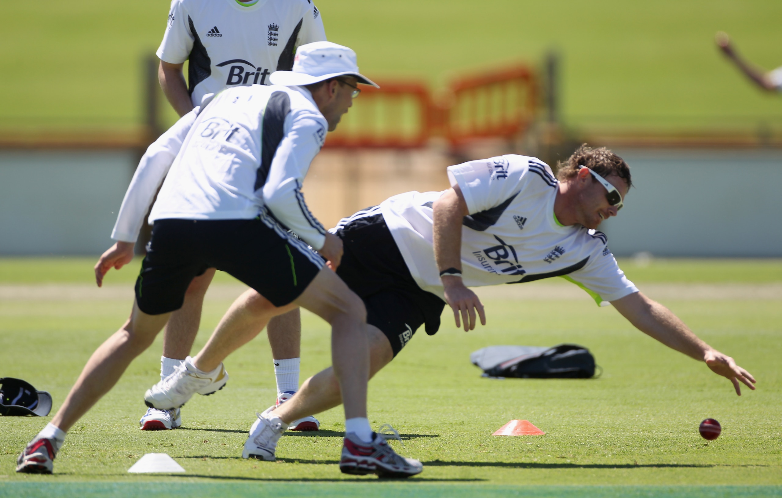 PERTH, AUSTRALIA - NOVEMBER 02: Ian Bell of England does some fielding during the England Nets Session at WACA on November 2, 2010 in Perth, Australia.  (Photo by Tom Shaw/Getty Images)
