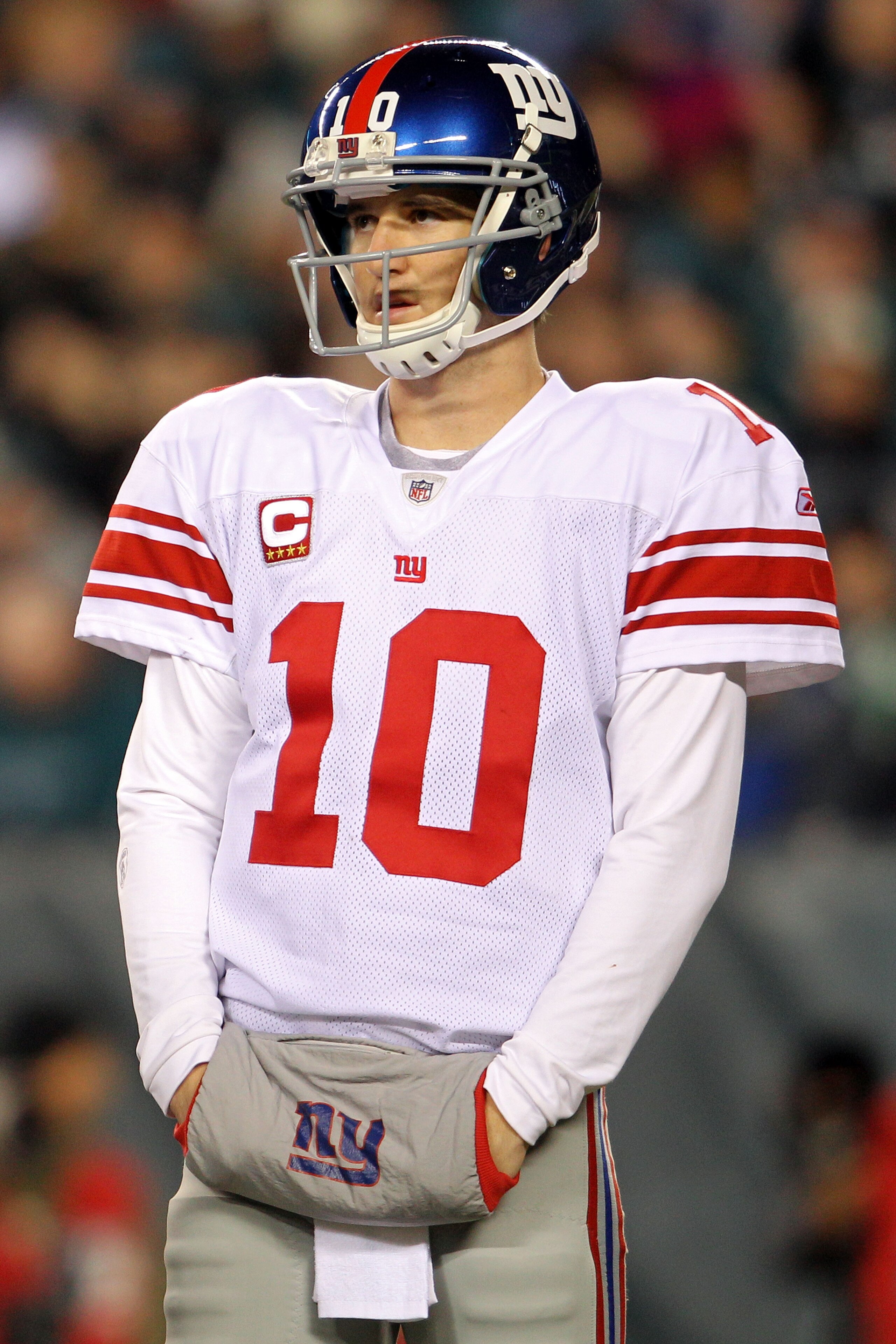 PHILADELPHIA - NOVEMBER 21: Eli Manning #10 of the New York Giants looks on against the Philadelphia Eagles at Lincoln Financial Field on November 21, 2010 in Philadelphia, Pennsylvania. (Photo by Michael Heiman/Getty Images) PHILADELPHIA - NOVEMBER 21: Eli Manning #10 of the New York Giants looks on against the Philadelphia Eagles at Lincoln Financial Field on November 21, 2010 in Philadelphia, Pennsylvania. (Photo by Michael Heiman/Getty Images)