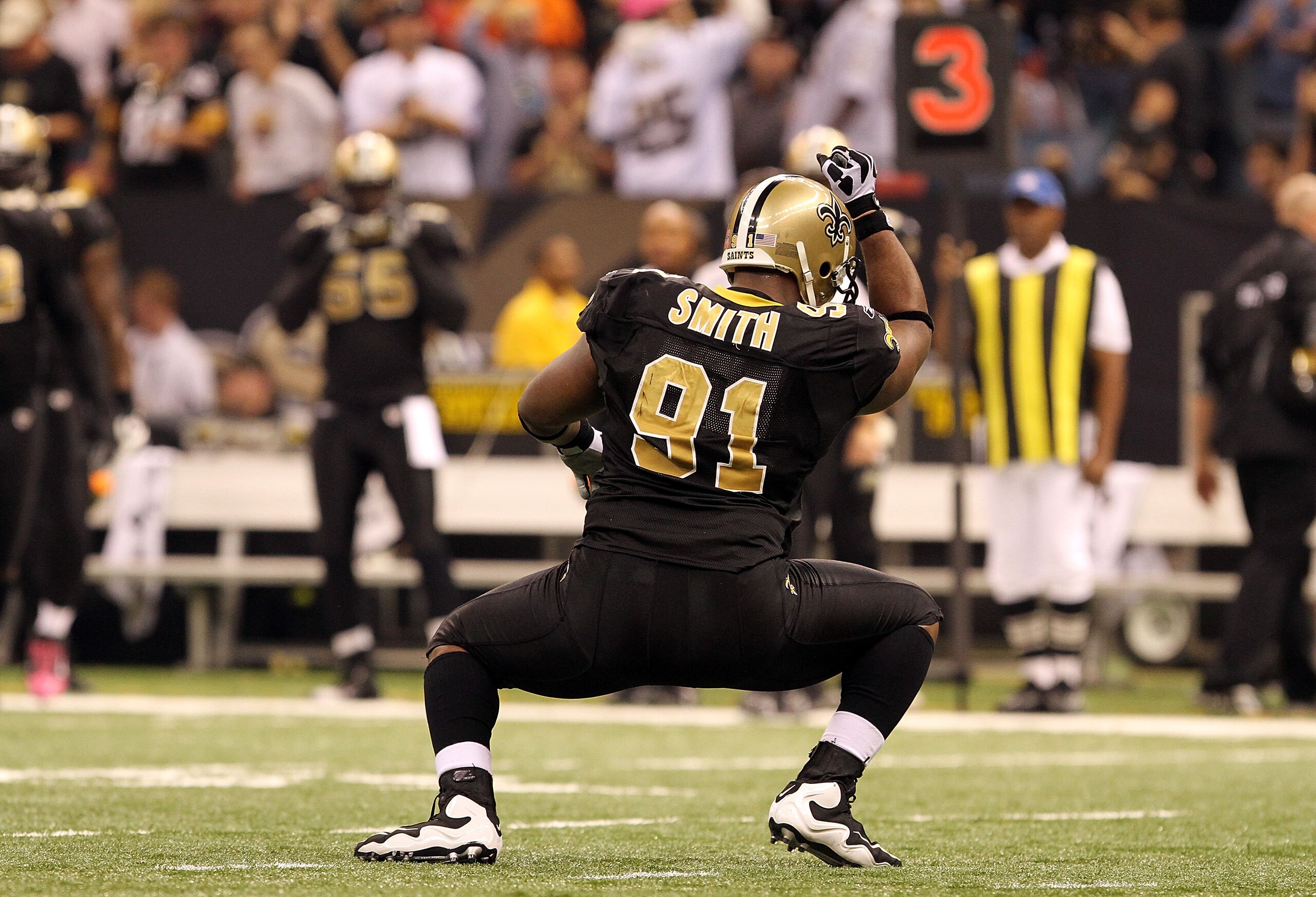 NEW ORLEANS, LA - OCTOBER 31: Will Smith #91 of the New Orleans Saints celebrates a sack against the Pittsburgh Steelers at the Louisiana Superdome on October 31, 2010 in New Orleans, Louisiana. (Photo by Matthew Sharpe/Getty Images)