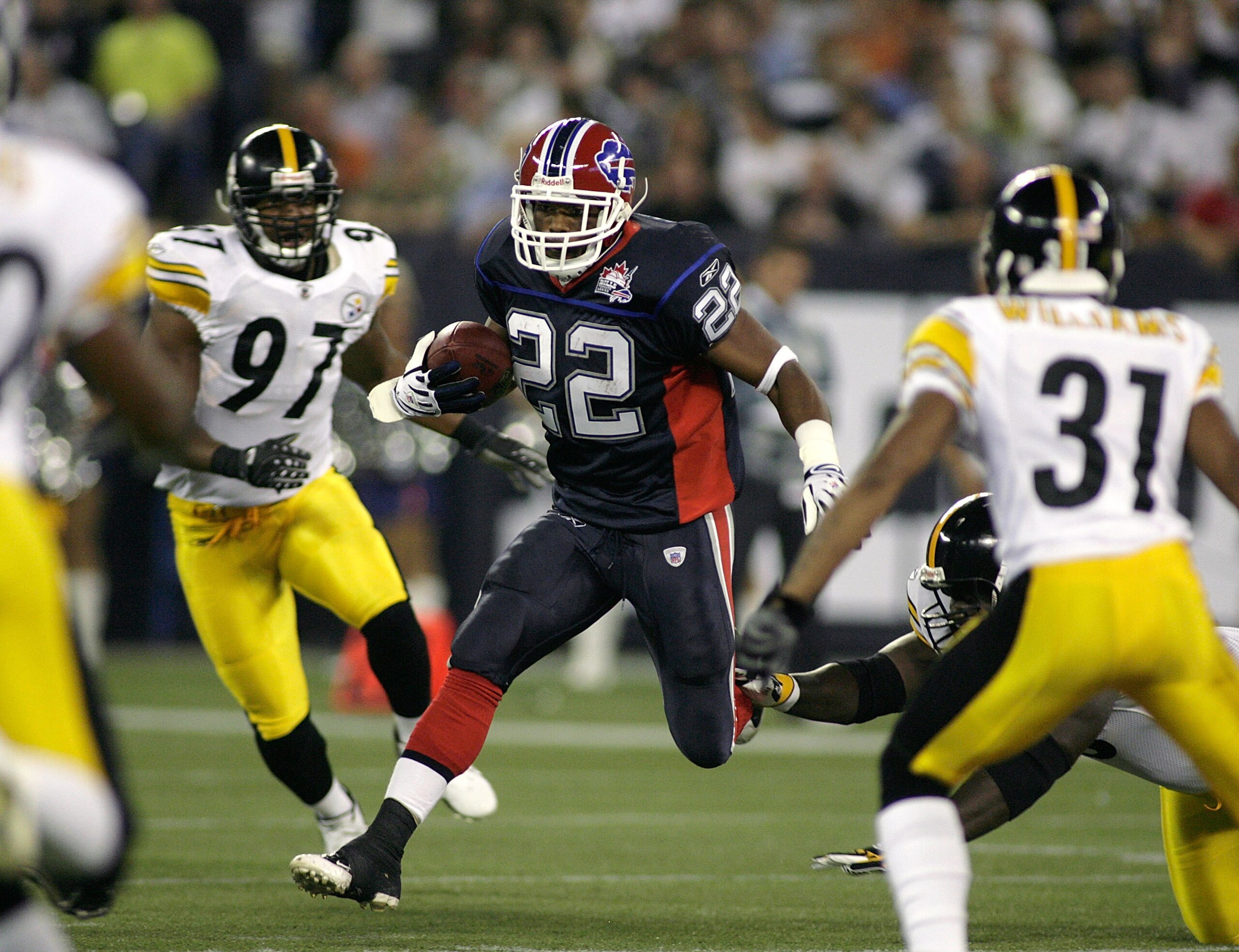 TORONTO - AUGUST 14: Fred Jackson #22 of the Buffalo Bills runs against the Pittsburgh Steelers on August 14, 2008 at Rogers Centre in Toronto, Ontario, Canada. (Photo by Rick Stewart/Getty Images) TORONTO - AUGUST 14: Fred Jackson #22 of the Buffalo Bills runs against the Pittsburgh Steelers on August 14, 2008 at Rogers Centre in Toronto, Ontario, Canada. (Photo by Rick Stewart/Getty Images)