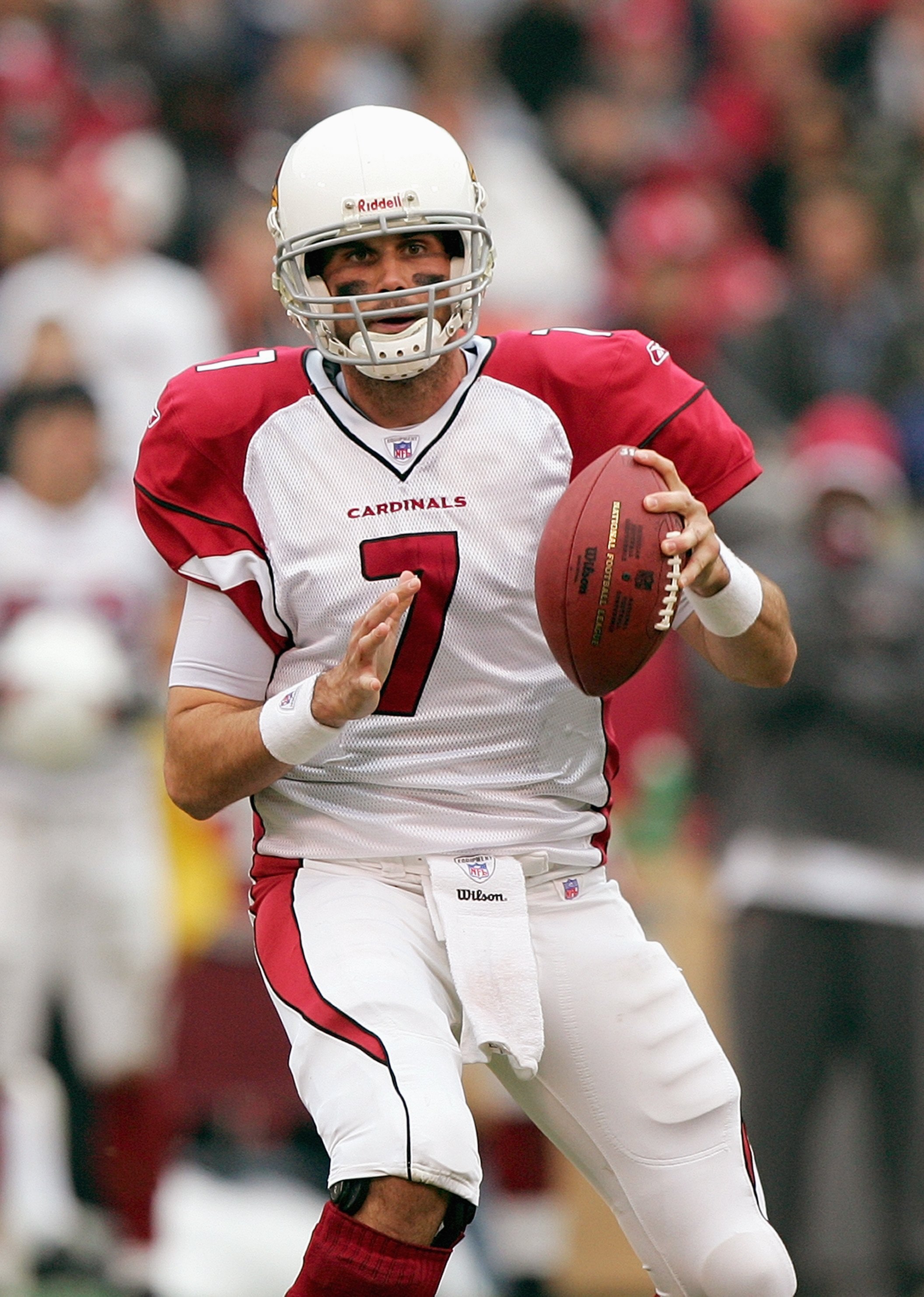 SAN FRANCISCO - DECEMBER 24:  Matt Leinart #7 of the Arizona Cardinals looks to pass the ball during the game agianst the San Francisco 49ers at Monster Park on December 24, 2006 in San Francisco, California. (Photo by Jed Jacobsohn/Getty Images)