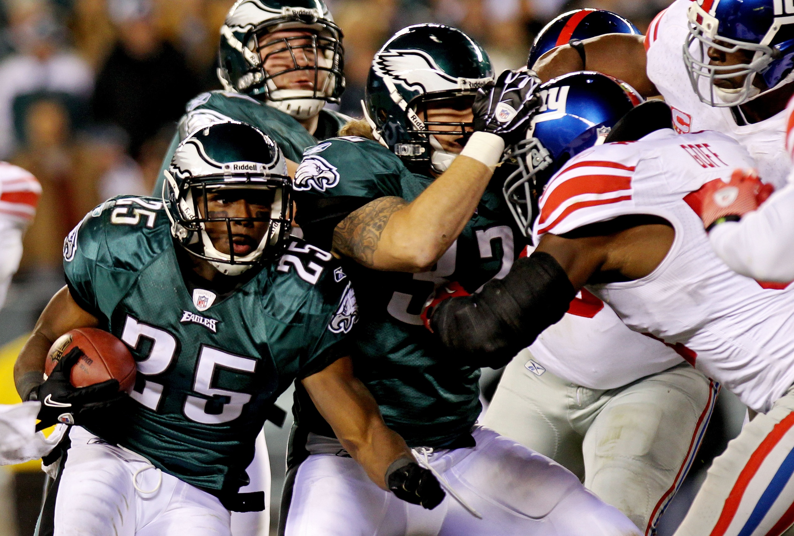 PHILADELPHIA - NOVEMBER 21: LeSean McCoy #25 of the Philadelphia Eagles runs with the ball against the New York Giants at Lincoln Financial Field on November 21, 2010 in Philadelphia, Pennsylvania. (Photo by Nick Laham/Getty Images) PHILADELPHIA - NOVEMBER 21: LeSean McCoy #25 of the Philadelphia Eagles runs with the ball against the New York Giants at Lincoln Financial Field on November 21, 2010 in Philadelphia, Pennsylvania. (Photo by Nick Laham/Getty Images)
