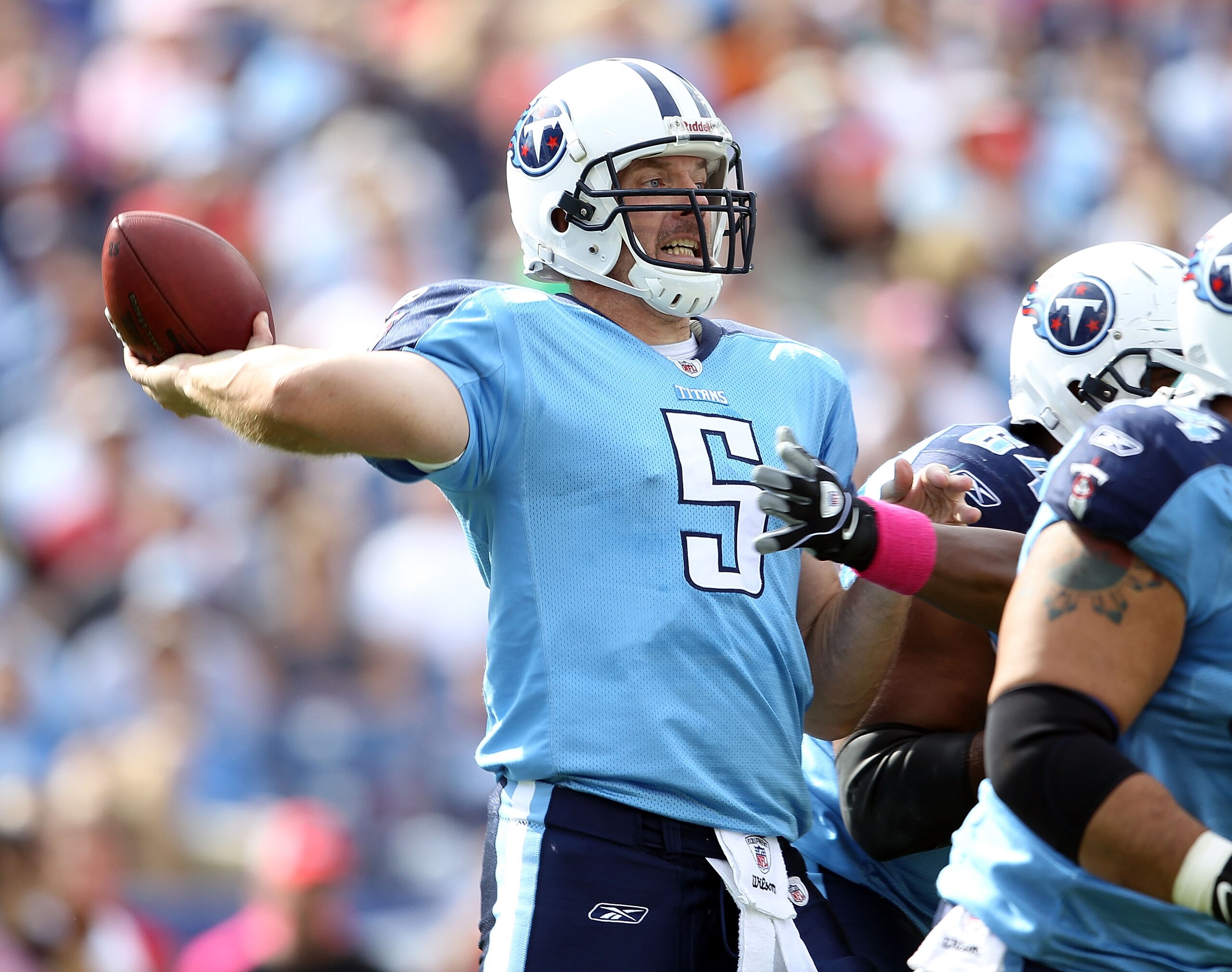 NASHVILLE, TN - OCTOBER 24:  Kerry Collins #5 of the Tennessee Titans throws a pass during the NFL game against the Philadelphia Eagles at LP Field on October 24, 2010 in Nashville, Tennessee. The Titans won 37-19.  (Photo by Andy Lyons/Getty Images)