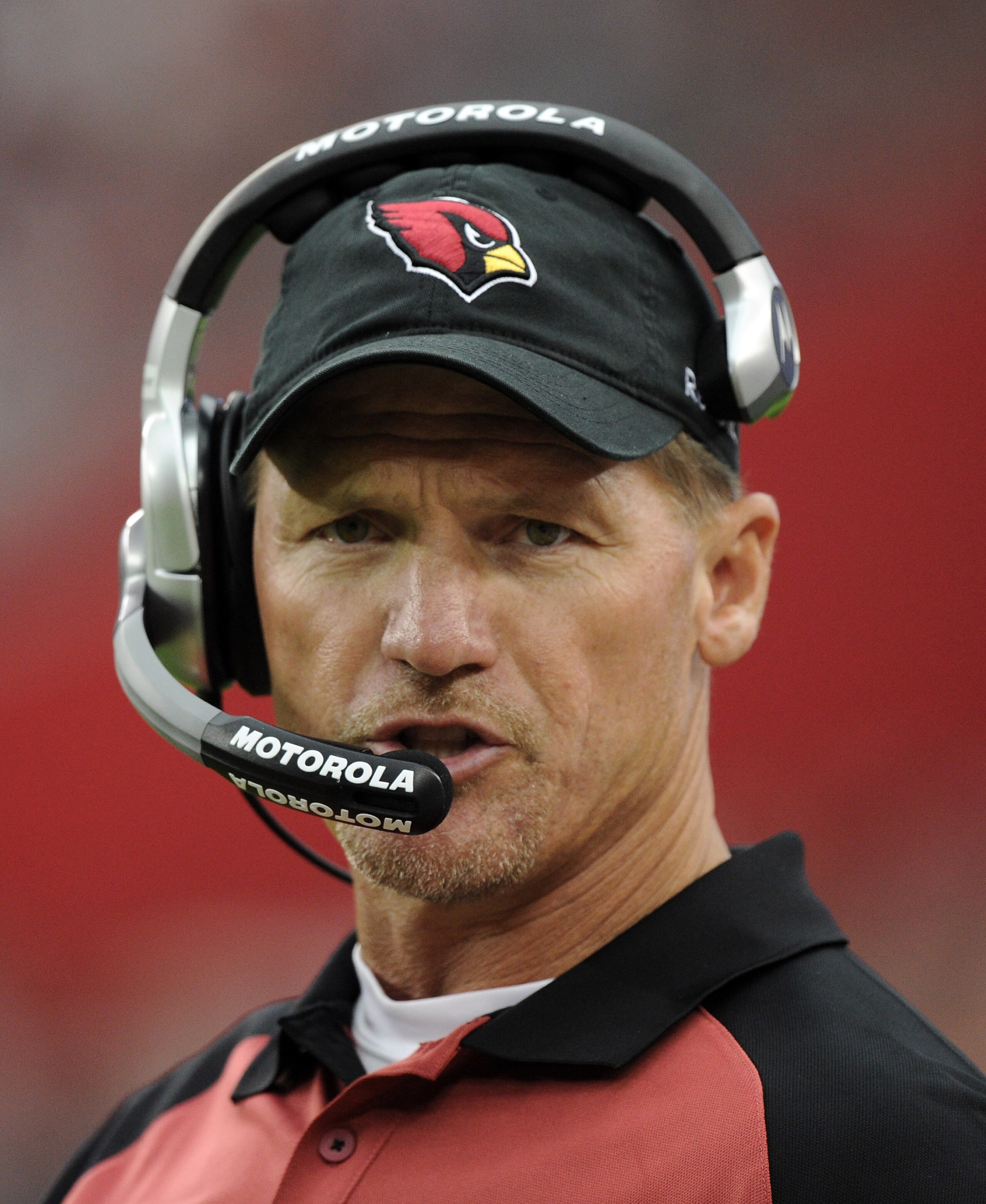 GLENDALE, AZ - OCTOBER 31: Head Coach of the Arizona Cardinals Ken Whisenhunt on the sidelines during the game against the Tampa Bay Buccaneers at University of Phoenix Stadium on October 31, 2010 in Glendale, Arizona. (Photo by Harry How/Getty Images) GLENDALE, AZ - OCTOBER 31: Head Coach of the Arizona Cardinals Ken Whisenhunt on the sidelines during the game against the Tampa Bay Buccaneers at University of Phoenix Stadium on October 31, 2010 in Glendale, Arizona. (Photo by Harry How/Getty Images)