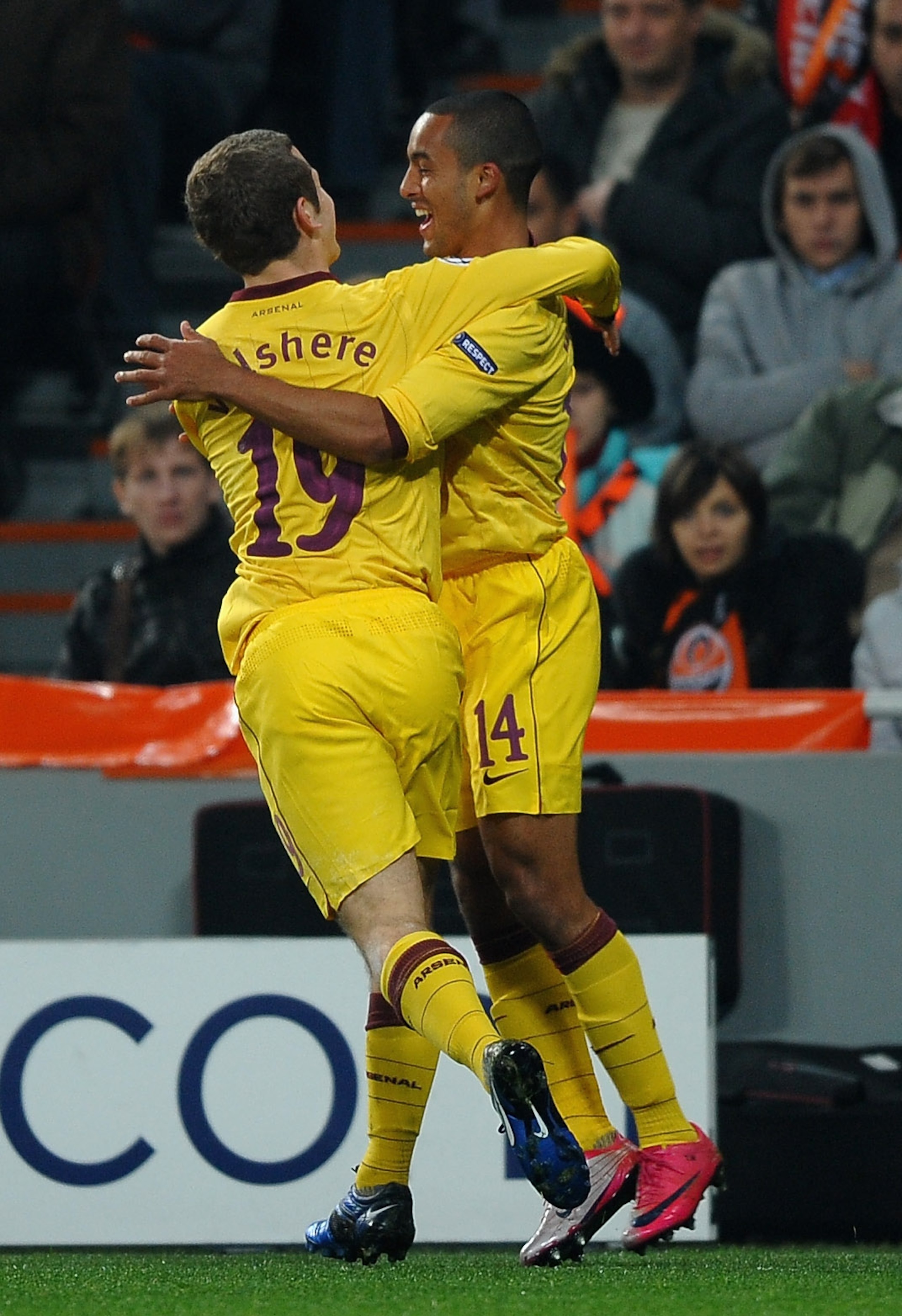 DONETSK, UKRAINE - NOVEMBER 03:  Theo Walcott of Arsenal celebrates scoring the opening goal with Jack Wilshere during the Champions League Group H match between FC Shakhtar Donetsk and Arsenal at the Donbass Arena on November 3, 2010 in Donetsk, Ukraine.