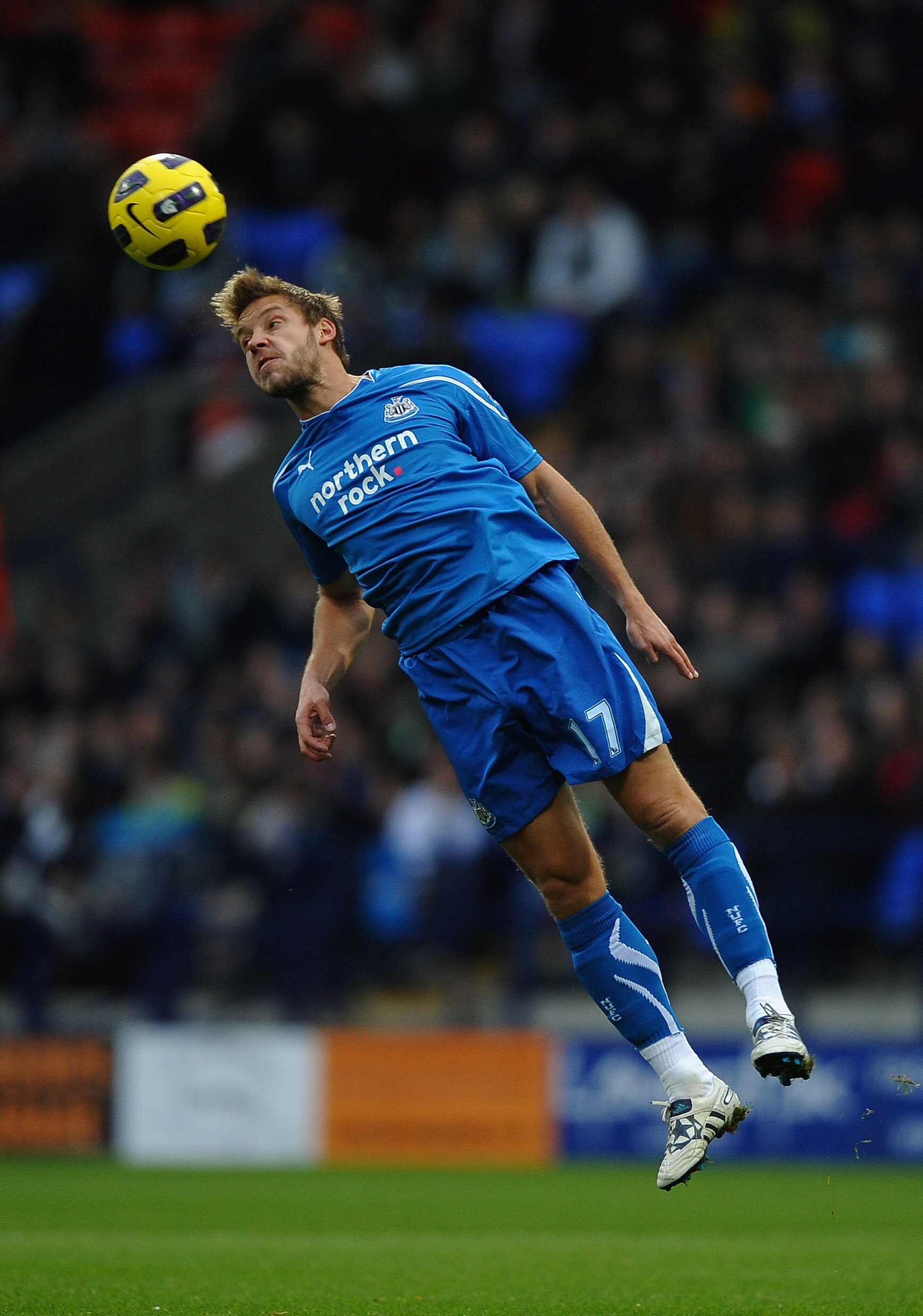 BOLTON, ENGLAND - NOVEMBER 20:  Alan Smith of Newcastle United in action during the Barclays Premier League match between Bolton Wanderers and Newcastle United at the Reebok Stadium on November 20, 2010 in Bolton, England.  (Photo by Laurence Griffiths/Ge