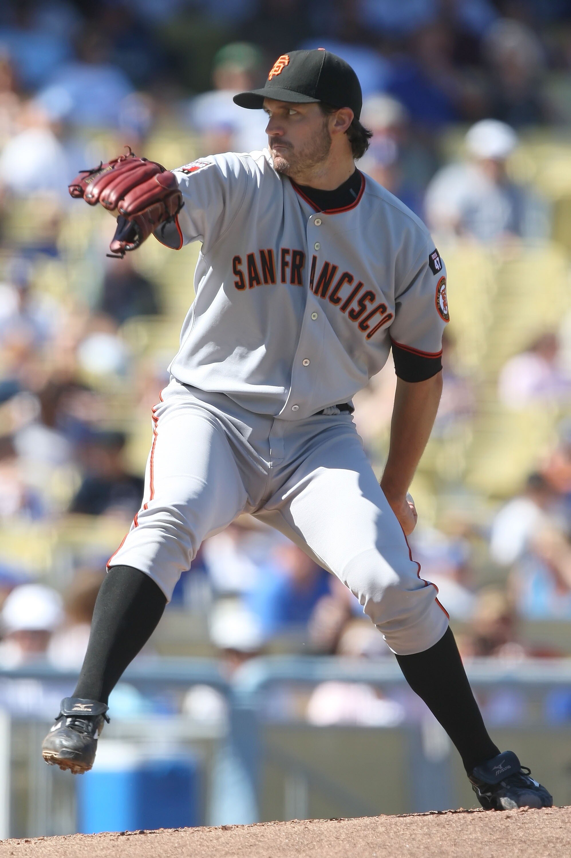 LOS ANGELES, CA - SEPTEMBER 30:   Barry Zito #75 of the San Francisco Giants pitches against the Los Angeles Dodgers at Dodger Stadium on September 30, 2007 in Los Angeles, California.  (Photo by Lisa Blumenfeld/Getty Images)