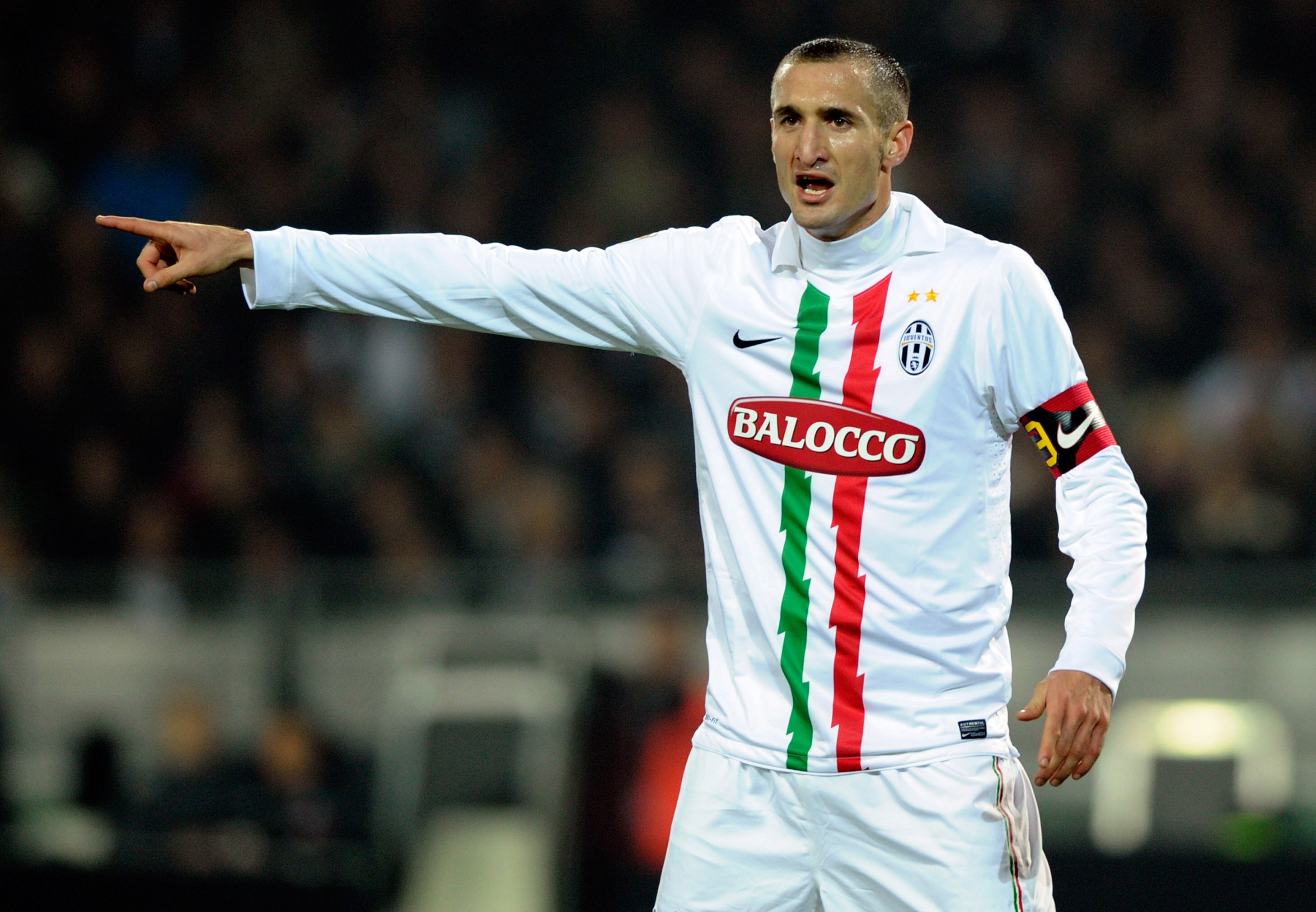 TURIN, ITALY - NOVEMBER 13:  Giorgio Chiellini of Juventus FC during the Serie A match between Juventus and Roma at Olimpico Stadium on November 13, 2010 in Turin, Italy.  (Photo by Claudio Villa/Getty Images)