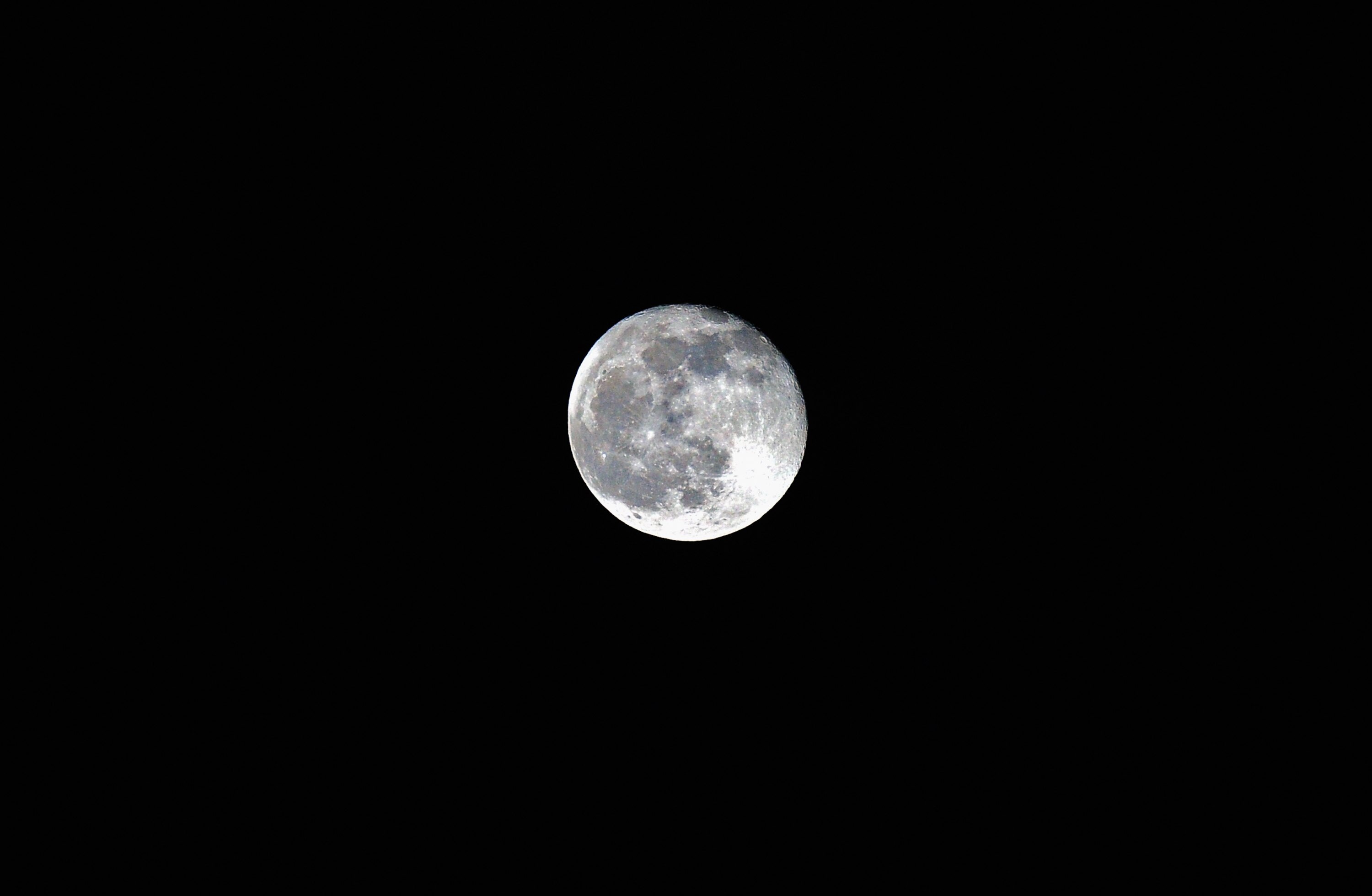 SAN DIEGO - NOVEMBER 22:  A full moon above Qualcomm Stadium during the Denver Broncos and  San Diego Chargers football game on November 22, 2010 in San Diego, California.  (Photo by Kevork Djansezian/Getty Images)