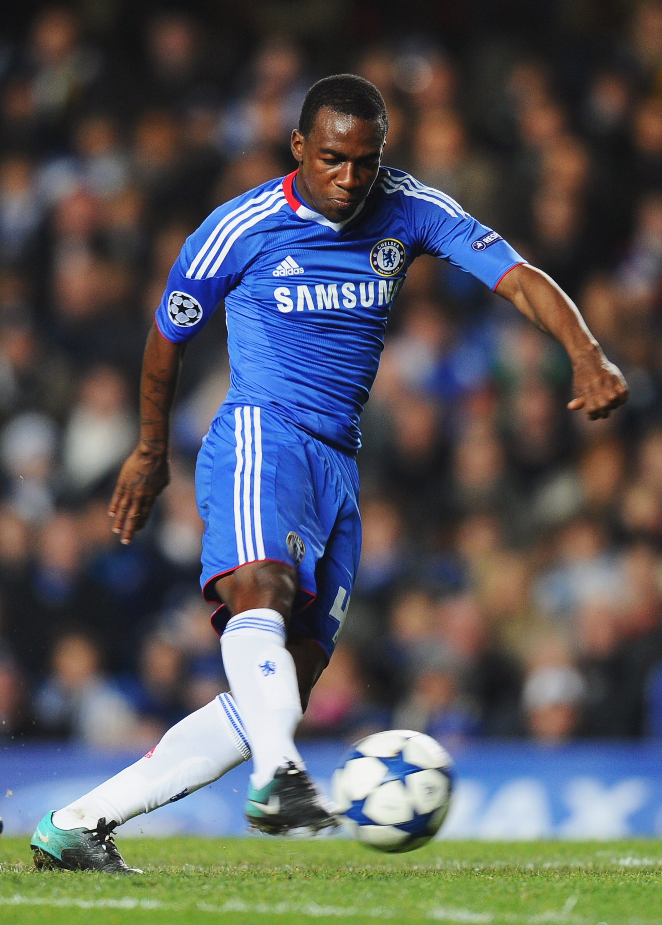 LONDON, ENGLAND - NOVEMBER 23: Gael Kakuta of Chelsea in action during the UEFA Champions League Group F match between Chelsea and MSK Zilina at Stamford Bridge on November 23, 2010 in London, England.  (Photo by Mike Hewitt/Getty Images)