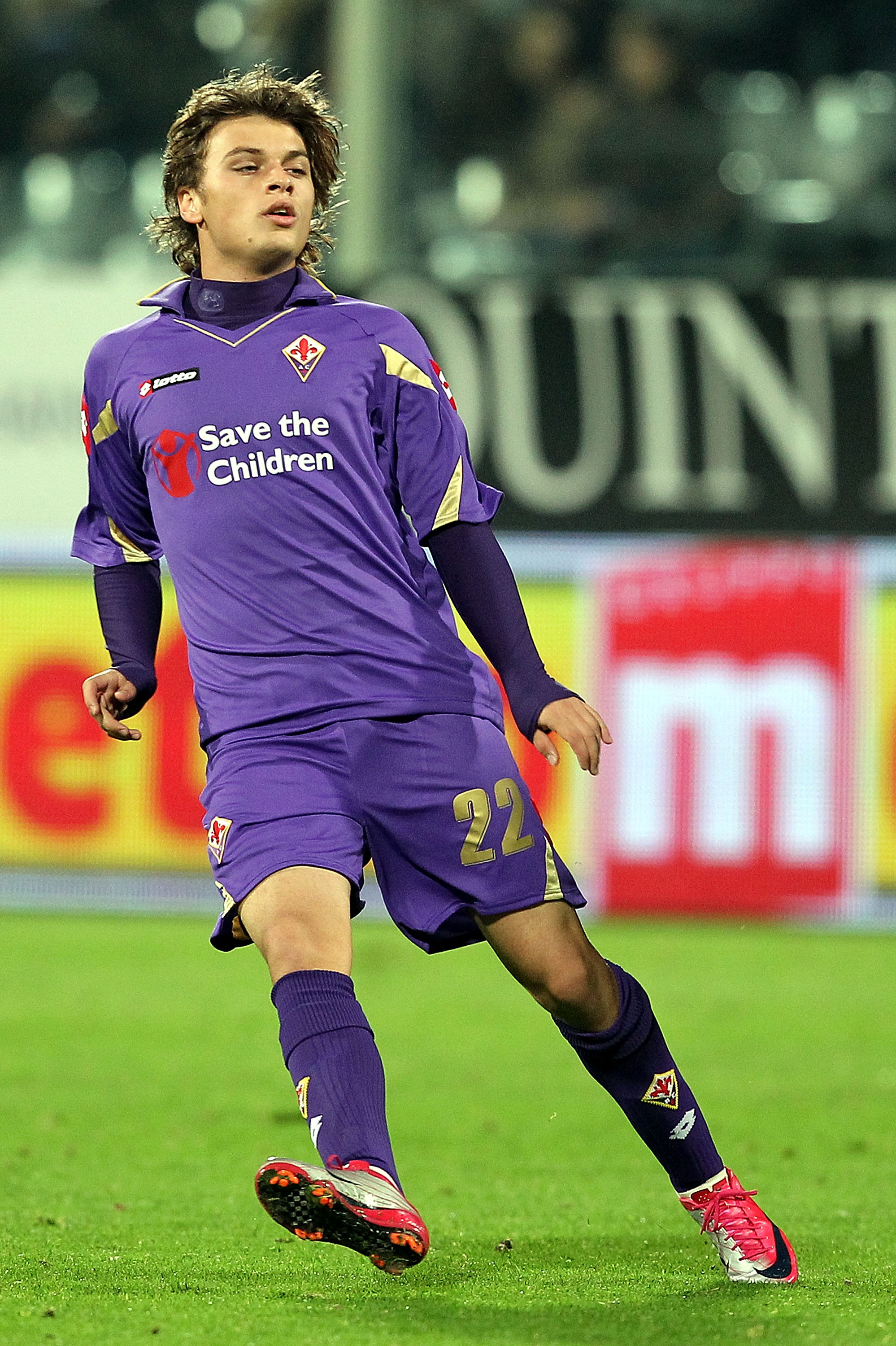 FLORENCE, ITALY - NOVEMBER 14:  Adem Ljajic of ACF Fiorentina in action during the Serie A match between Fiorentina and Cesena at Stadio Artemio Franchi on November 14, 2010 in Florence, Italy.  (Photo by Gabriele Maltinti/Getty Images)