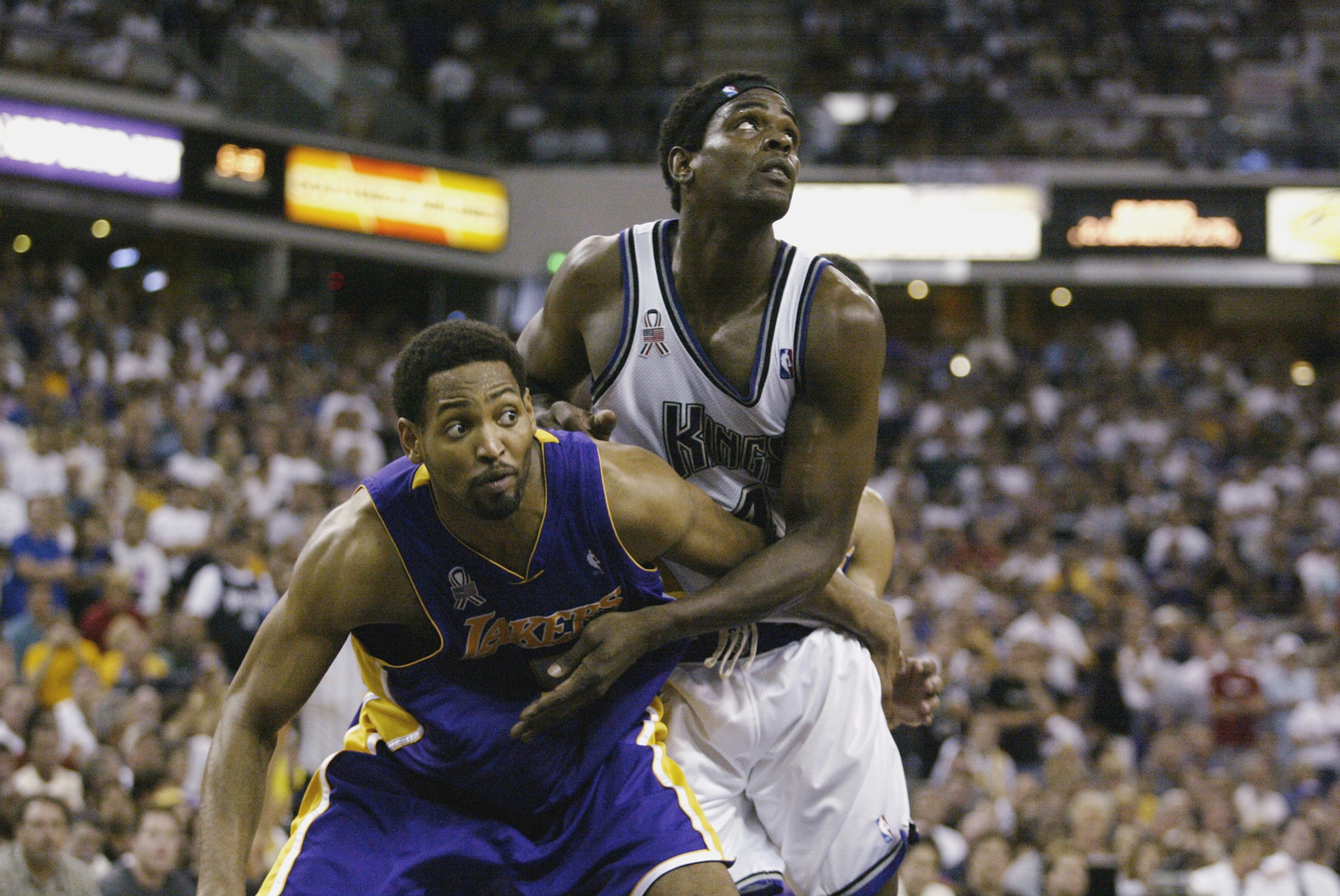SACRAMENTO, CA - JUNE 2: Robert Horry #5 of the Los Angeles Lakers and Chris Webber #4 of the Sacramento Kings battle for position in Game seven of the Western Conference Finals during the 2002 NBA Playoffs at Arco Arena in Sacramento, California on June