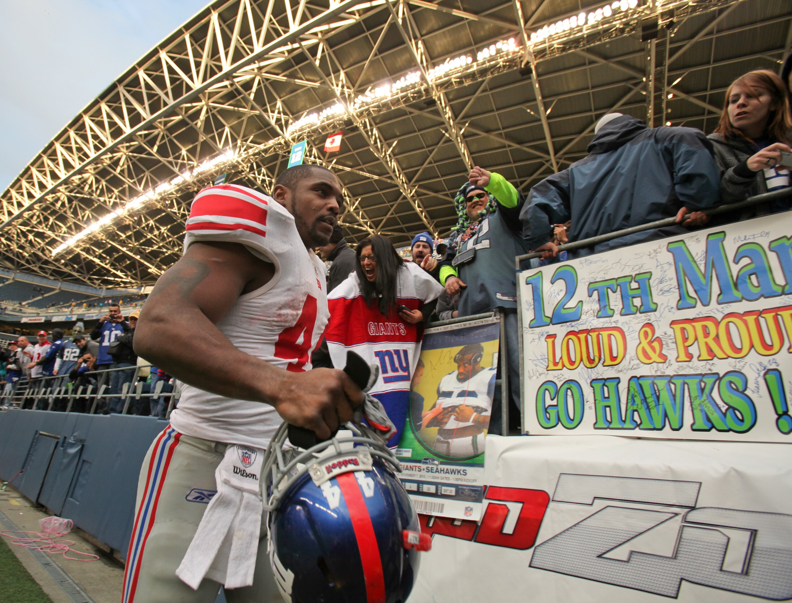SEATTLE - NOVEMBER 07:  Running back Ahmad Bradshaw #44 of the New York Giants leaves the field after defeating the Seattle Seahawks 41-7 at Qwest Field on November 7, 2010 in Seattle, Washington. The Giants defeated the Seahawks 41-7. (Photo by Otto Greu