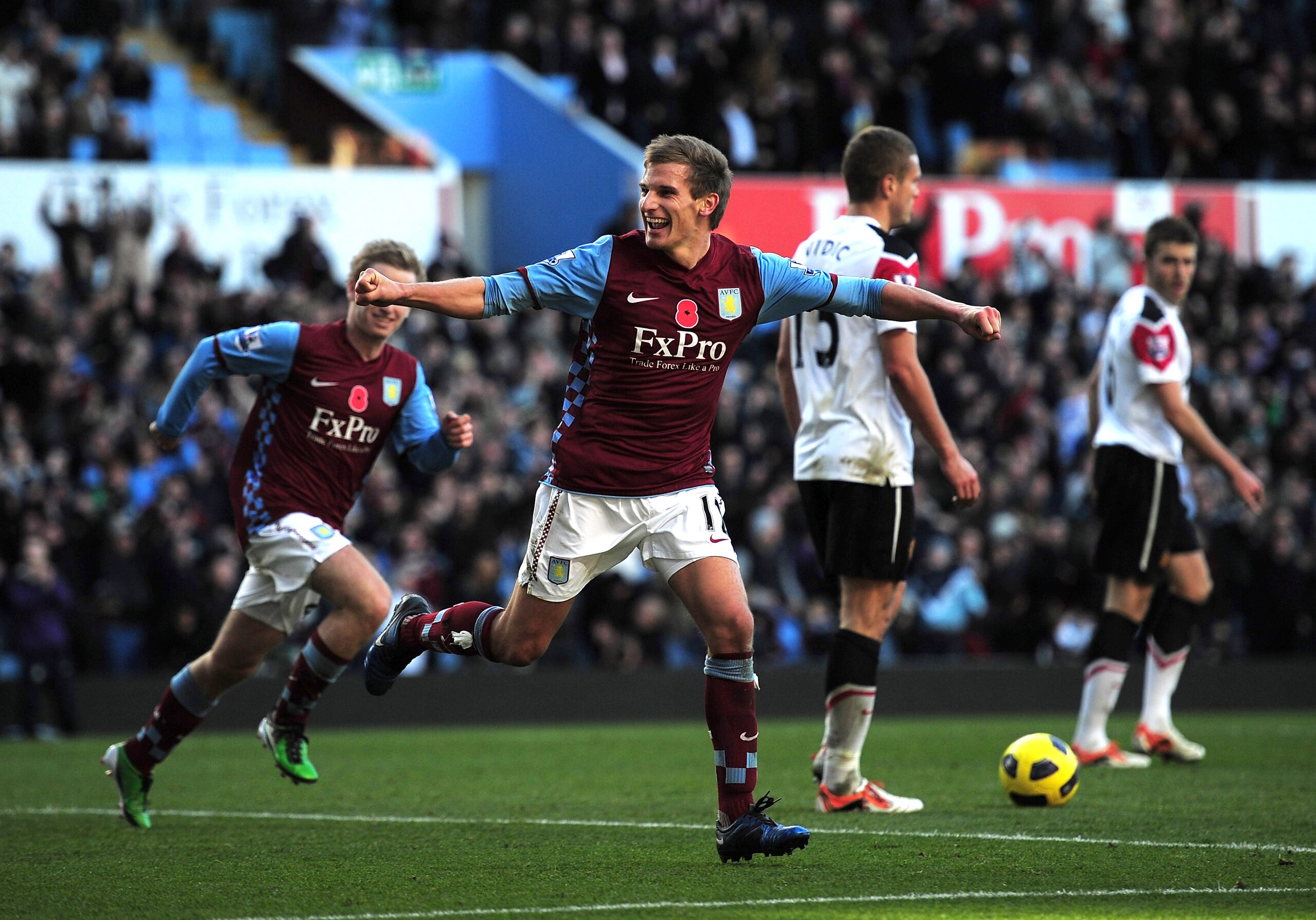 BIRMINGHAM, ENGLAND - NOVEMBER 13:  Marc Albrighton of Aston Villa celebrates after scoring the second goal during the Barclays Premier League match between Aston Villa and Manchester United at Villa Park on November 13, 2010 in Birmingham, England.  (Pho