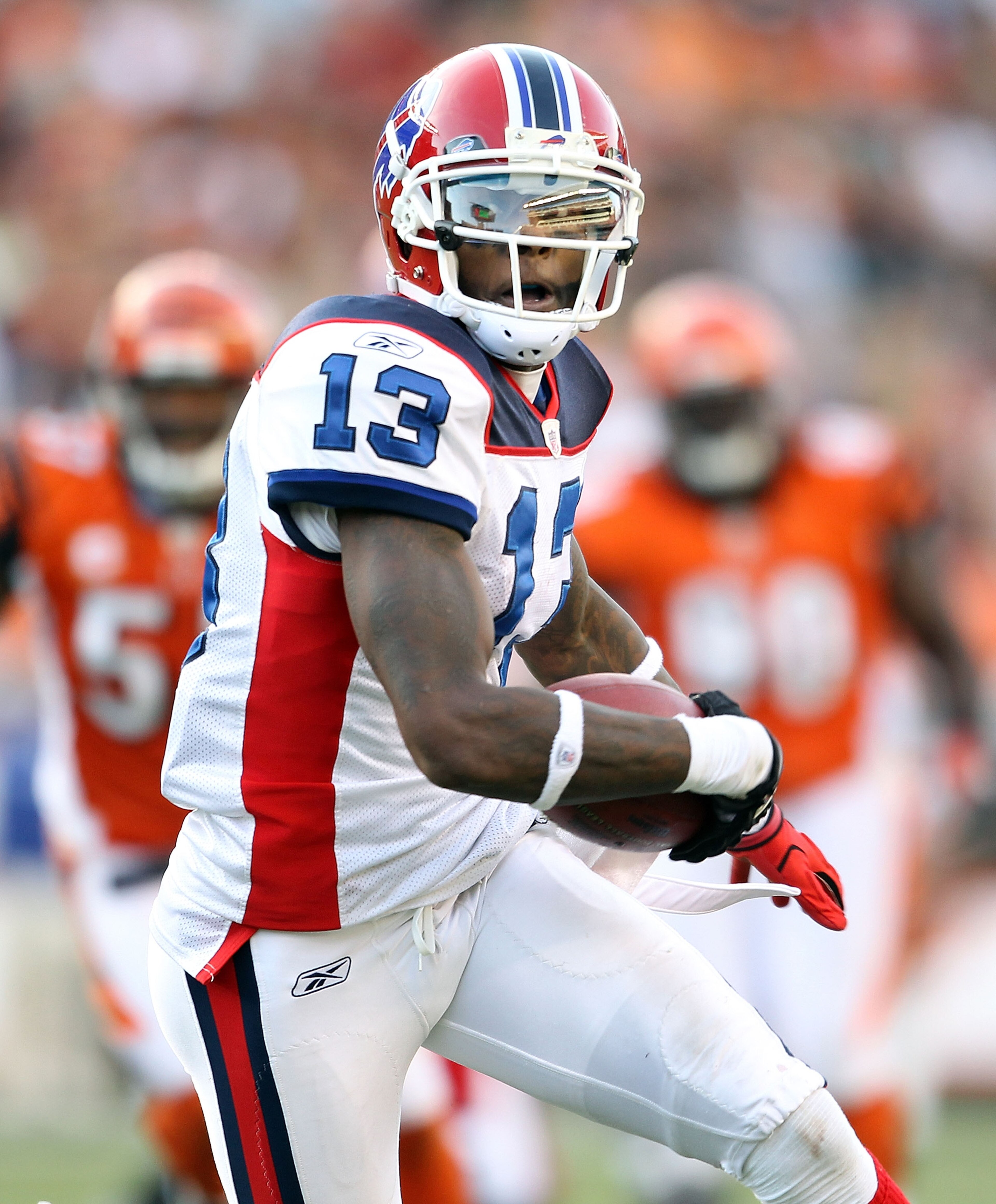 CINCINNATI - NOVEMBER 21:  Steve Johnson #13 of the Buffalo Bills runs for a touchdown during NFL game against the Cincinnati Bengals at Paul Brown Stadium on November 21, 2010 in Cincinnati, Ohio. The Bills won 49-21.  (Photo by Andy Lyons/Getty Images)