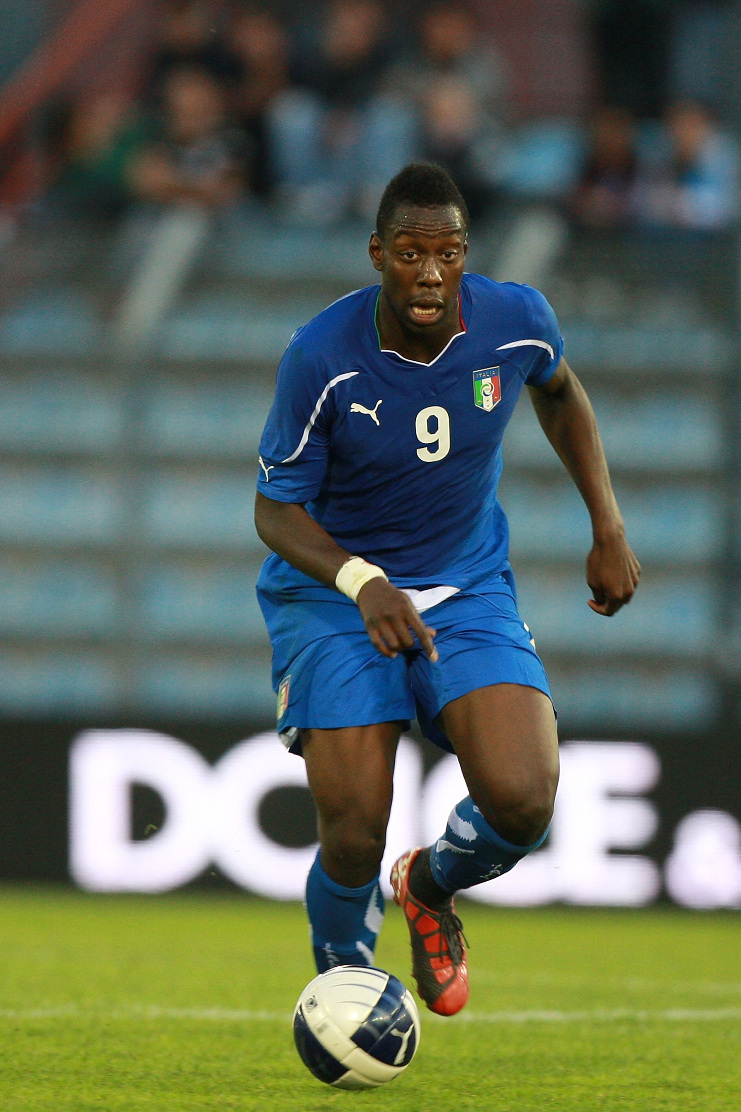 RIETI, ITALY - OCTOBER 08:  Stefano Chuka Okaka of Italy in action during the Uefa U21 Championship play-off match between Italy and Belarus at Stadio Centro d'Italia - Manlio Scopigno on October 8, 2010 in Rieti, Italy.  (Photo by Paolo Bruno/Getty Image