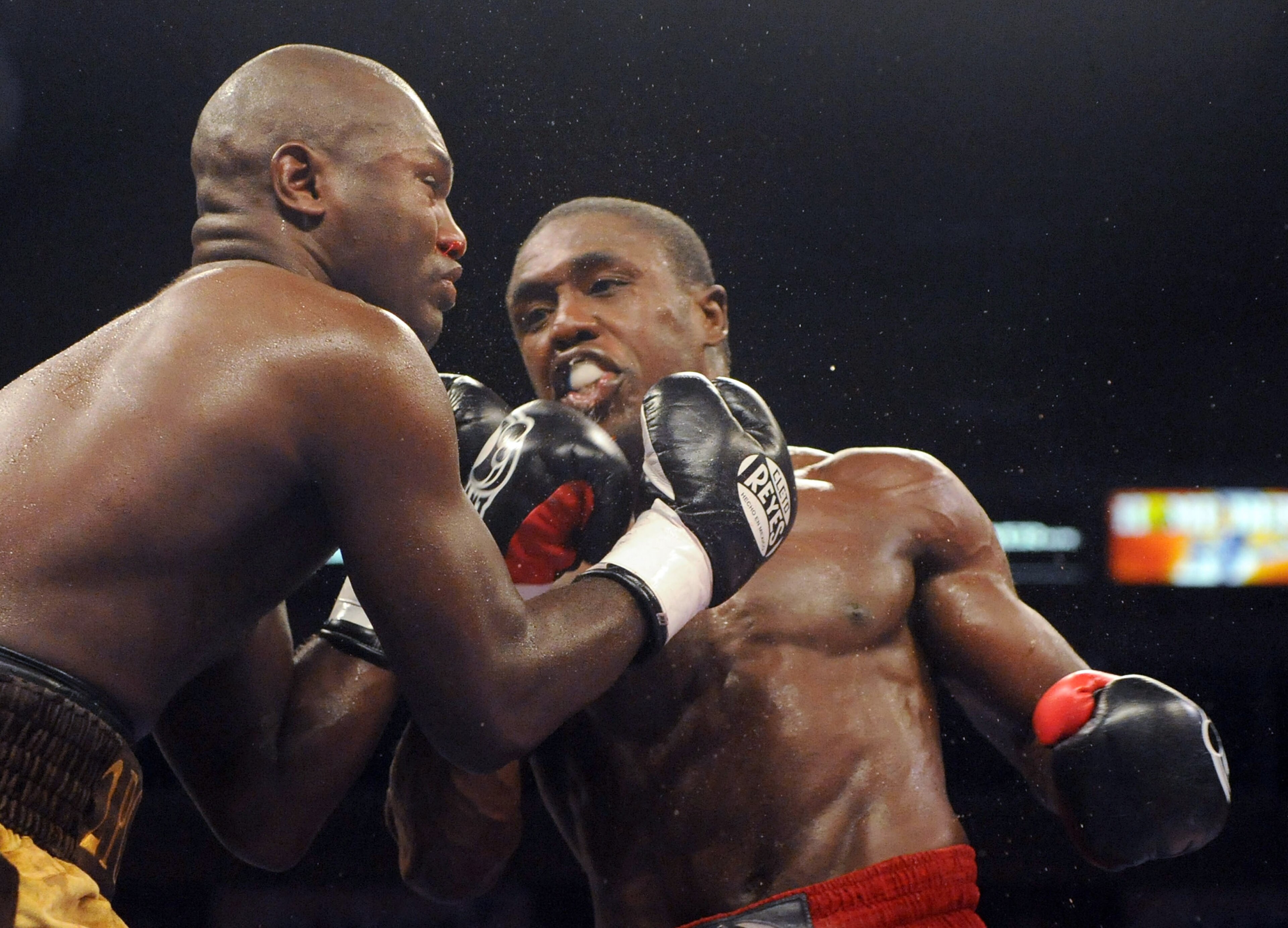 CARSON, CA - SEPTEMBER 27:  Andre Berto (R) delivers a punch to Steve Forbes in the 10th round during their WBC welterweight title bout at the Home Depot Center on September 27, 2008 in Carson, California.  (Photo by Harry How/Getty Images)