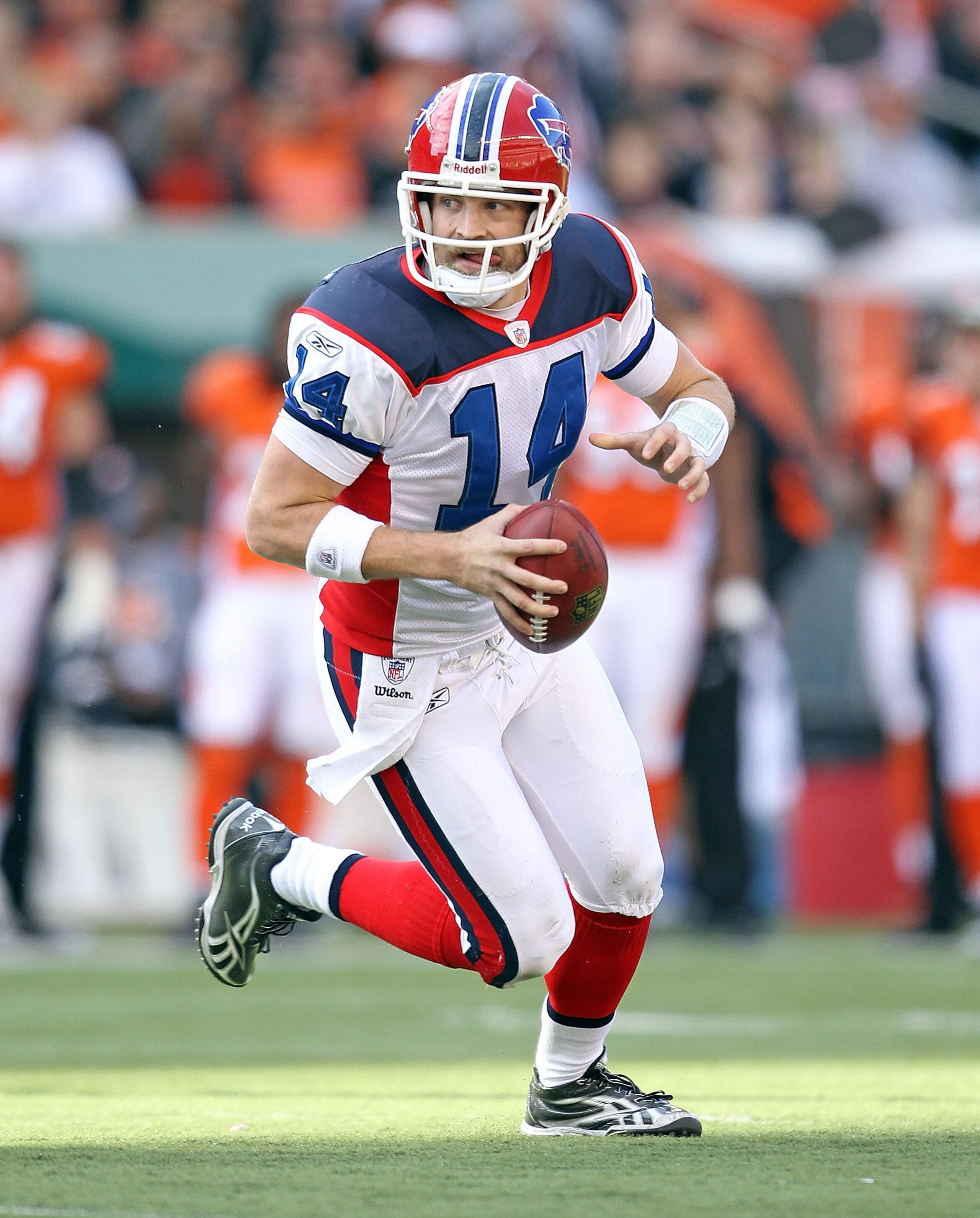 CINCINNATI - NOVEMBER 21:  Ryan Fitzpatrick #14 of the Buffalo Bills looks to pass the ball during NFL game against the Cincinnati Bengals at Paul Brown Stadium on November 21, 2010 in Cincinnati, Ohio.  (Photo by Andy Lyons/Getty Images)