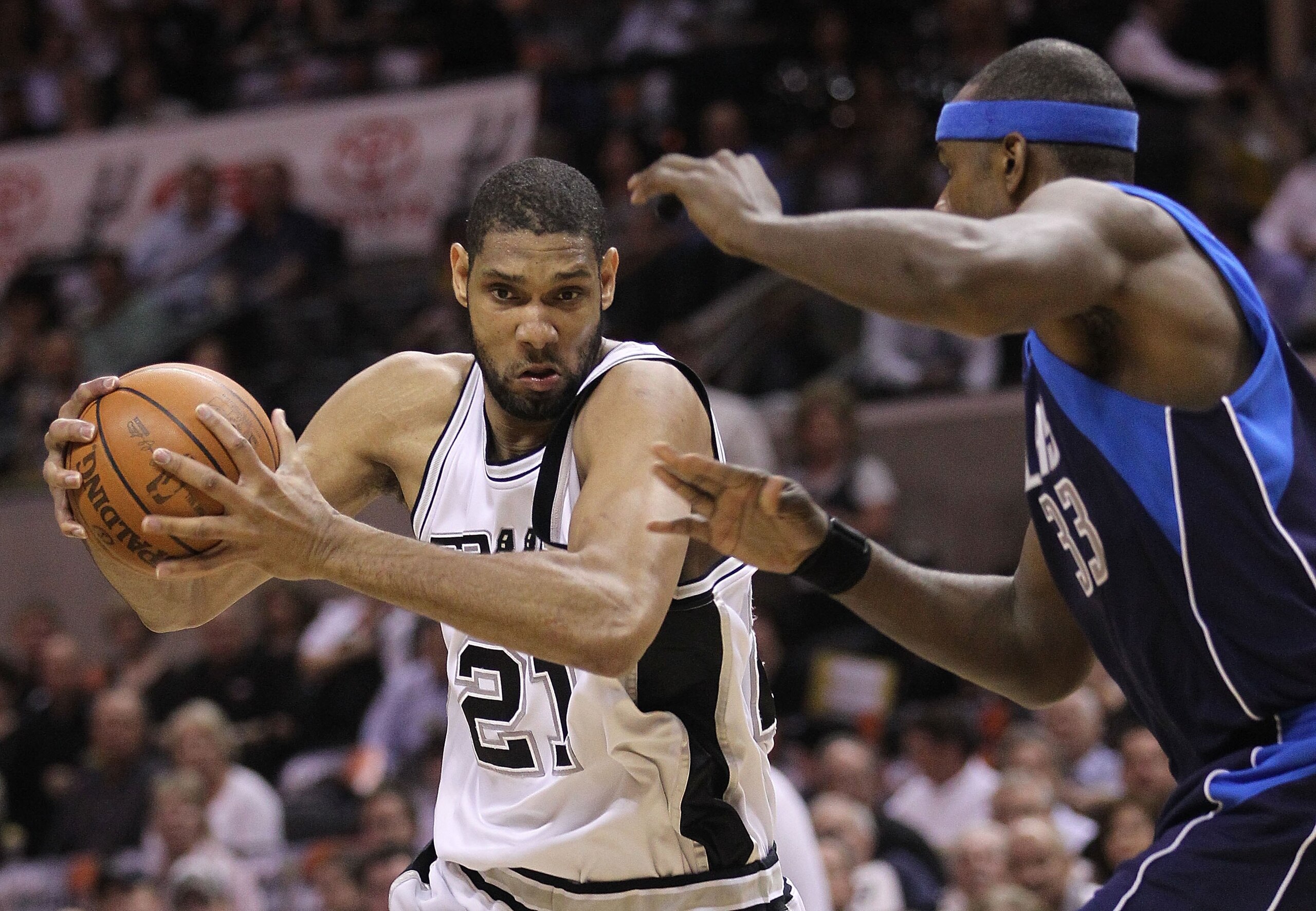 SAN ANTONIO - APRIL 29: Tim Duncan #21 of the San Antonio Spurs in Game Six of the Western Conference Quarterfinals during the 2010 NBA Playoffs at AT&T Center on April 29, 2010 in San Antonio, Texas. NOTE TO USER: User expressly acknowledges and agrees SAN ANTONIO - APRIL 29: Tim Duncan #21 of the San Antonio Spurs in Game Six of the Western Conference Quarterfinals during the 2010 NBA Playoffs at AT&T Center on April 29, 2010 in San Antonio, Texas. NOTE TO USER: User expressly acknowledges and agrees
