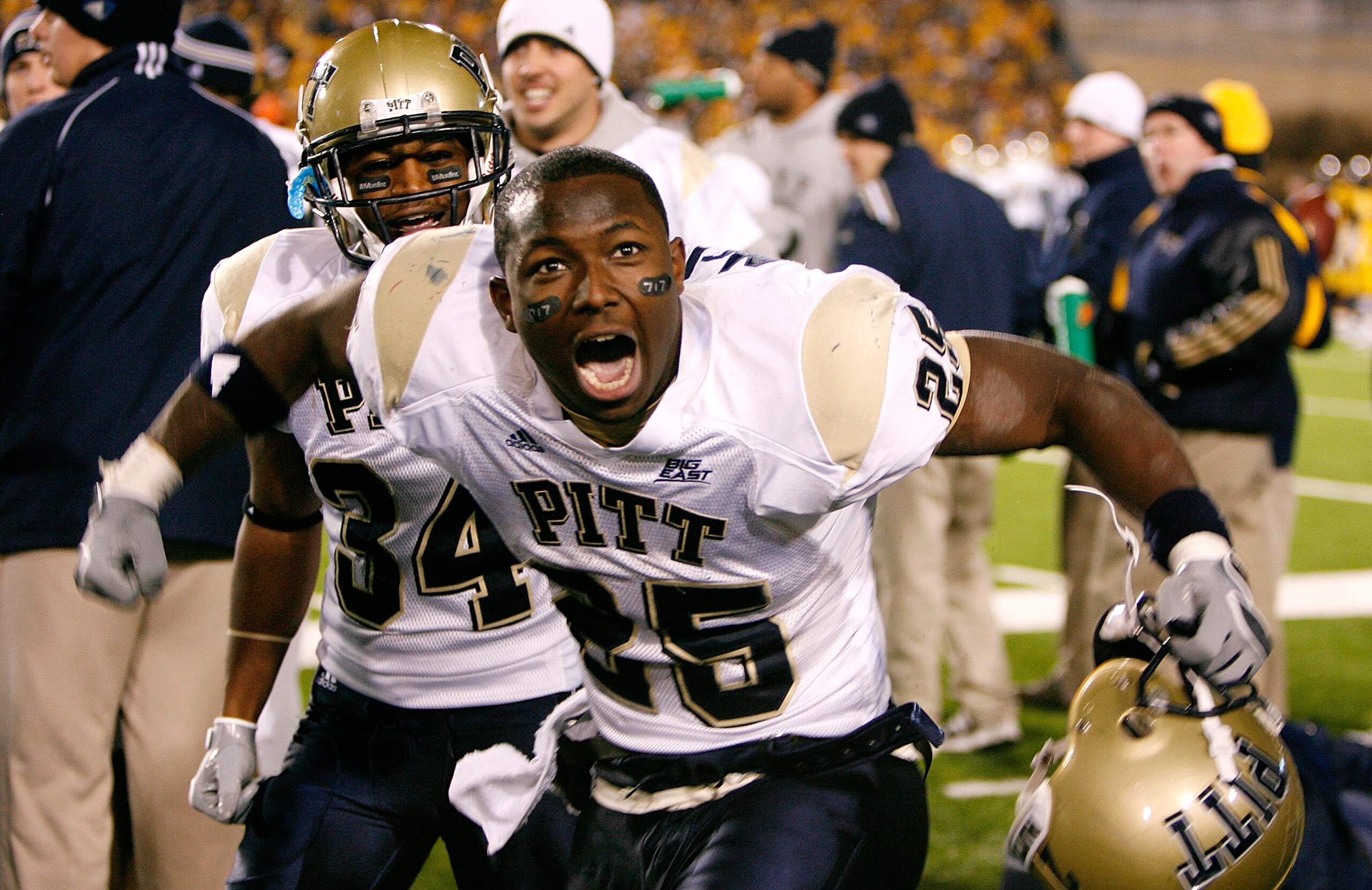 MORGANTOWN, WV - DECEMBER 1:  Running back LeSean McCoy #25 of the Pittsburgh Panthers reacts to the crowd after scoring a touchdown against the West Virginia Mountaineers in the the third quarter at Milan Puskar Stadium December 1, 2007 in Morgantown, We