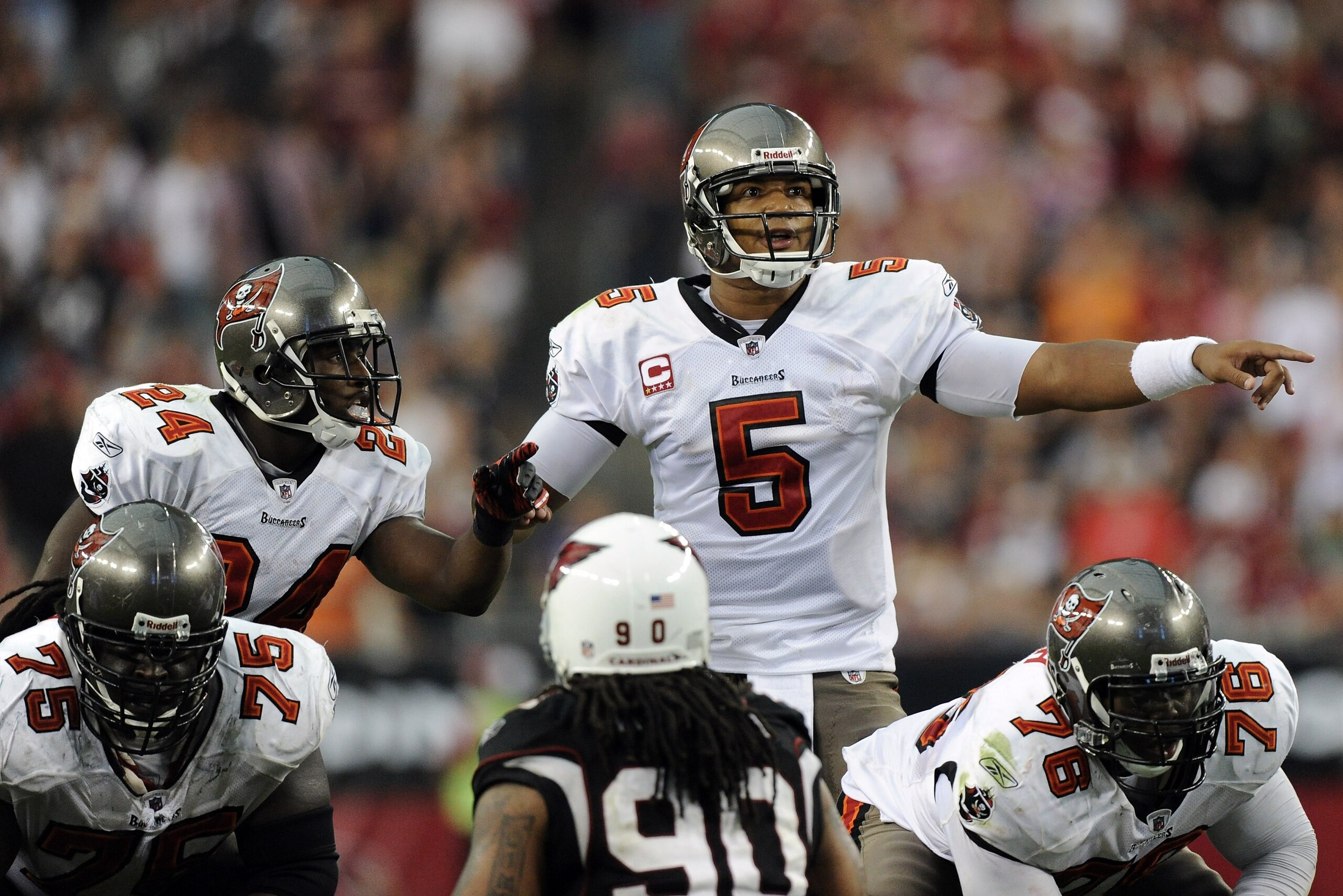 GLENDALE, AZ - OCTOBER 31: Josh Freeman #5 and Carnell Williams #24 of the Tampa Bay Buccaneers react at the line of scrimmage against the Arizona Cardinals at University of Phoenix Stadium on October 31, 2010 in Glendale, Arizona. (Photo by Harry How/ GLENDALE, AZ - OCTOBER 31: Josh Freeman #5 and Carnell Williams #24 of the Tampa Bay Buccaneers react at the line of scrimmage against the Arizona Cardinals at University of Phoenix Stadium on October 31, 2010 in Glendale, Arizona. (Photo by Harry How/