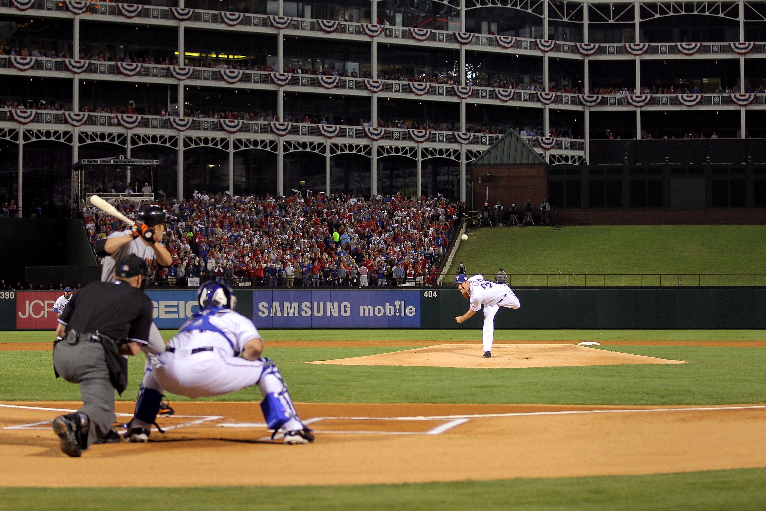 ARLINGTON, TX - NOVEMBER 01:  Cliff Lee #33 of the Texas Rangers pitches against the San Francisco Giants in Game Five of the 2010 MLB World Series at Rangers Ballpark in Arlington on November 1, 2010 in Arlington, Texas.  (Photo by Doug Pensinger/Getty I