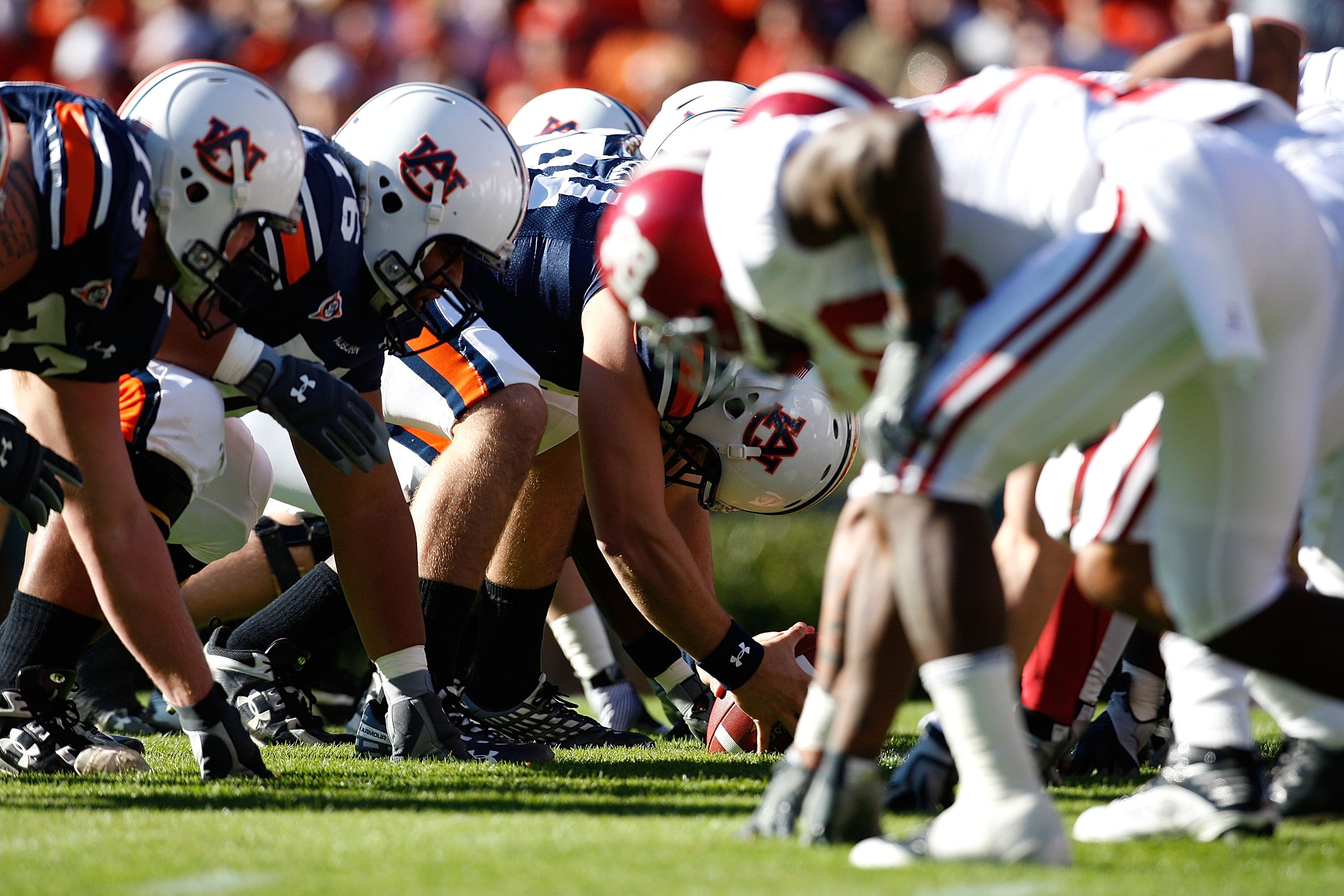 AUBURN, AL - NOVEMBER 27:  The Auburn Tigers punt team prepares to hike the ball against the Alabama Crimson Tide at Jordan-Hare Stadium on November 27, 2009 in Auburn, Alabama.  (Photo by Kevin C. Cox/Getty Images)