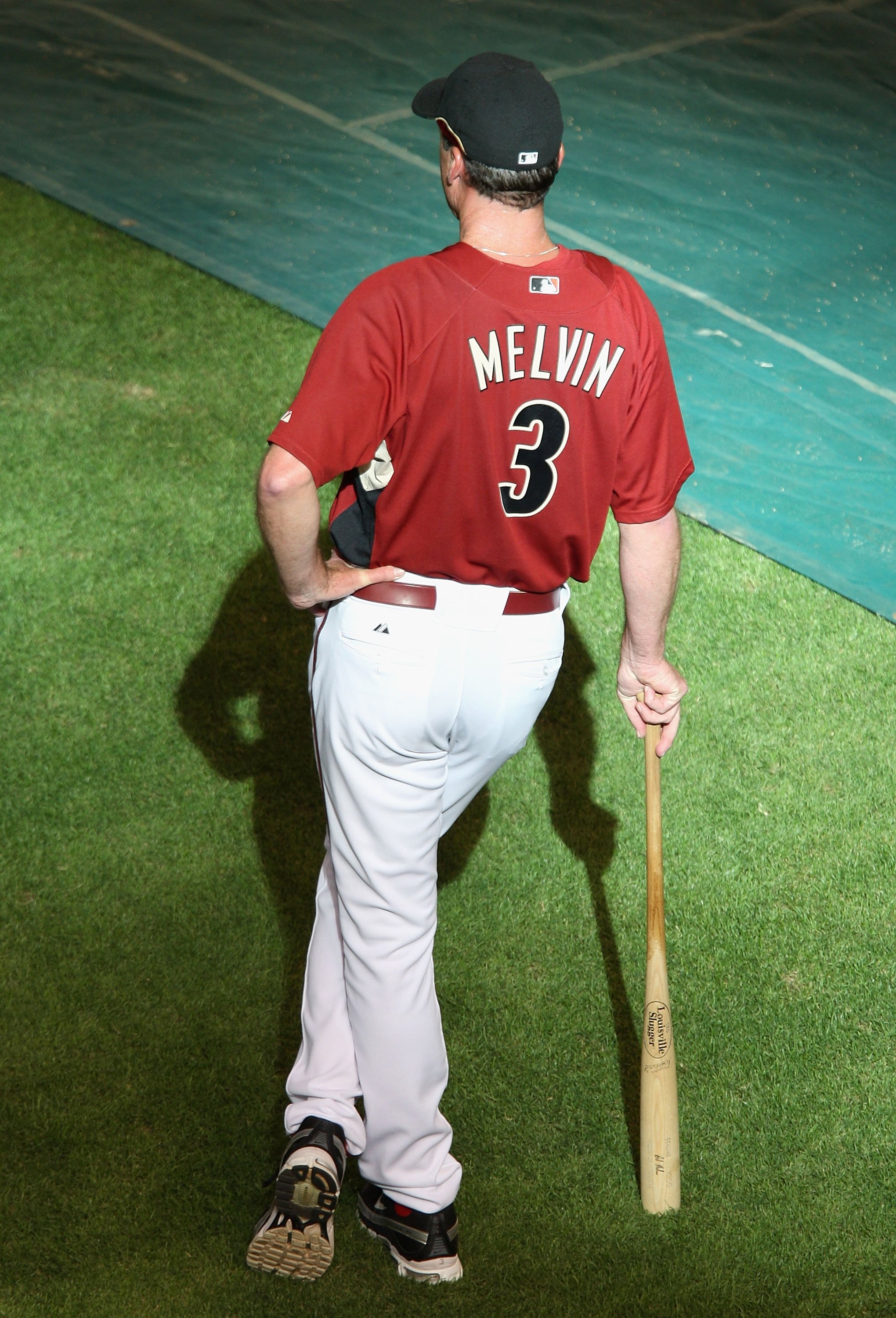 PHOENIX - APRIL 10:  Manager Bob Melvin of the Arizona Diamondbacks watches batting practice before the game against the Los Angeles Dodgers at Chase Field on April 10, 2009 in Phoenix, Arizona. The Diamondbacks defeated the Dodgers 9-4.  (Photo by Christ