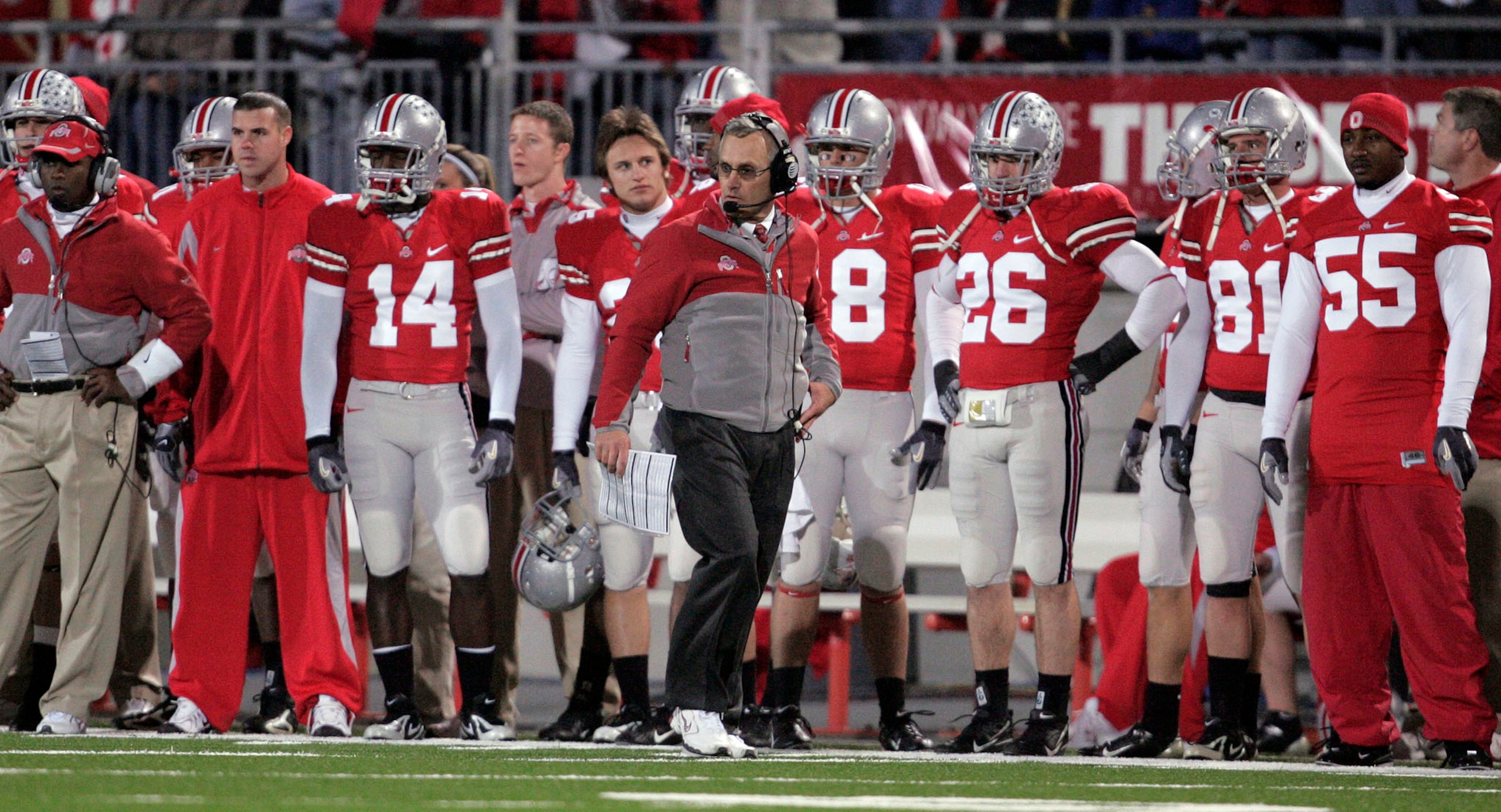 COLUMBUS - NOVEMBER 10:  Head coach Jim Tressel (C) of the Ohio State Buckeyes walks the sideline during the fourth quarter against the Illinois Fighting Illini at Ohio Stadium November 10, 2007 in Columbus, Ohio. Illinois defeated Ohio State 28-21.  (Pho