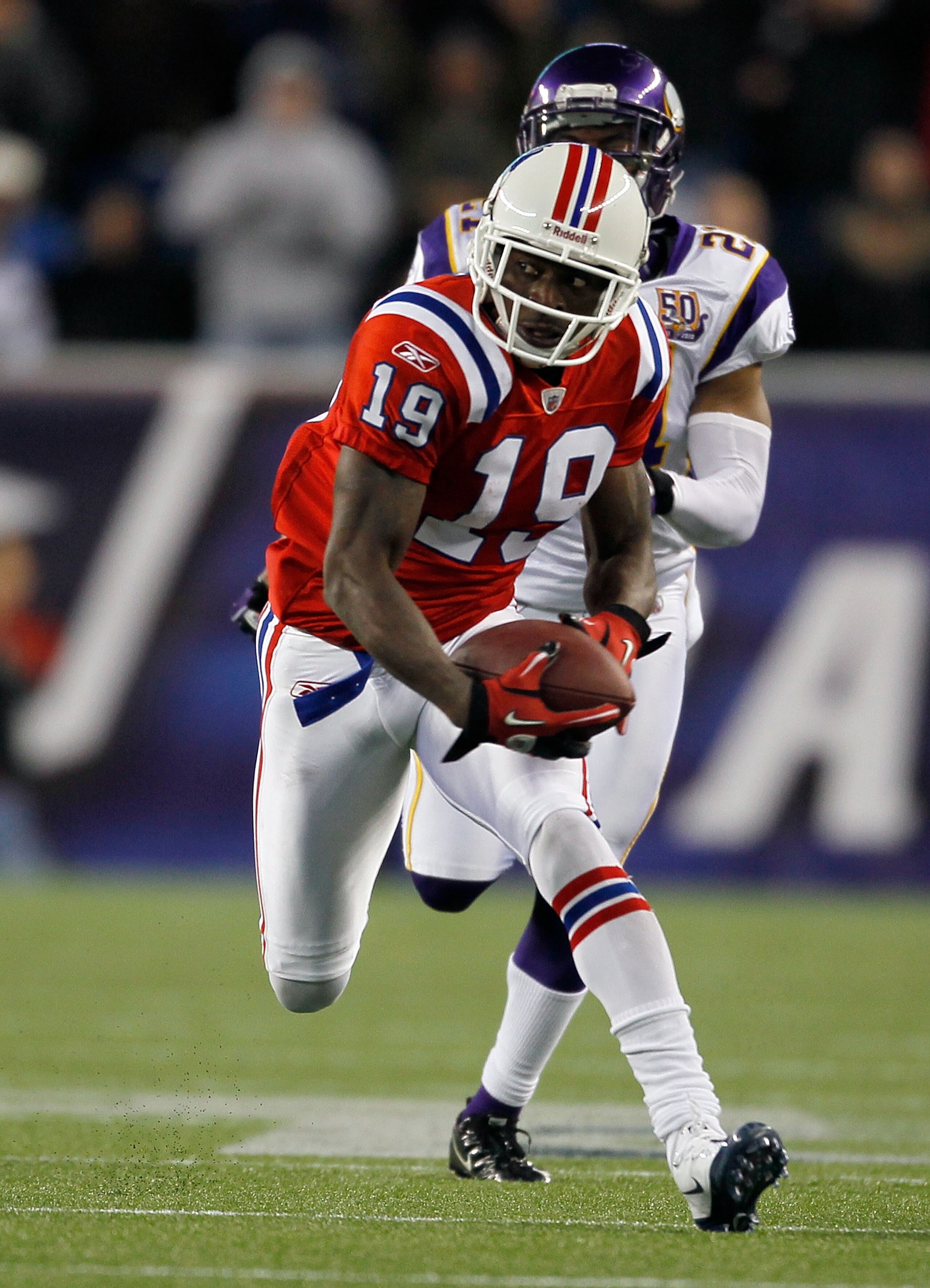 FOXBORO, MA - OCTOBER 31: Brandon Tate #19 of the New England Patriots runs the ball into the end zone for a touchdown in the third quarter against the Minnesota Vikings at Gillette Stadium on October 31, 2010 in Foxboro, Massachusetts. (Photo by Jim Rog FOXBORO, MA - OCTOBER 31: Brandon Tate #19 of the New England Patriots runs the ball into the end zone for a touchdown in the third quarter against the Minnesota Vikings at Gillette Stadium on October 31, 2010 in Foxboro, Massachusetts. (Photo by Jim Rog